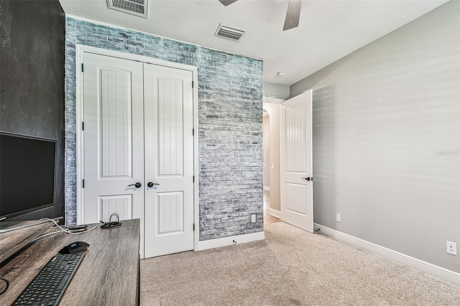 Listing photo id 7 for 11458 Ranchers Gap Drive