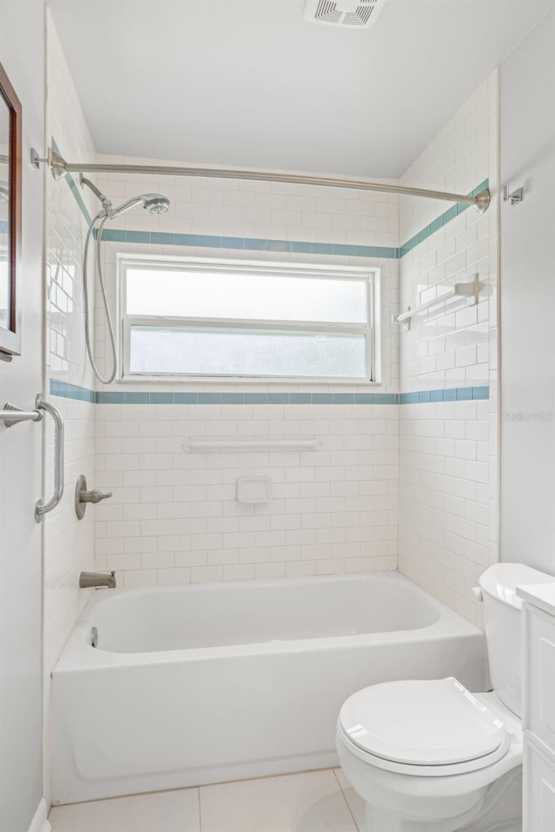 Image 18 of 26 For 3252 21st Place Sw