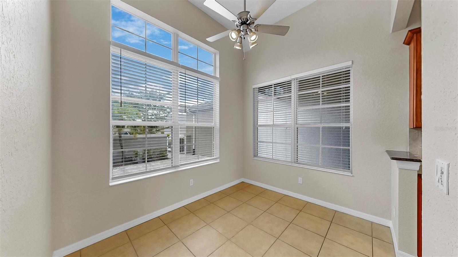 Image 15 of 41 For 2433 Kensington Greens Drive
