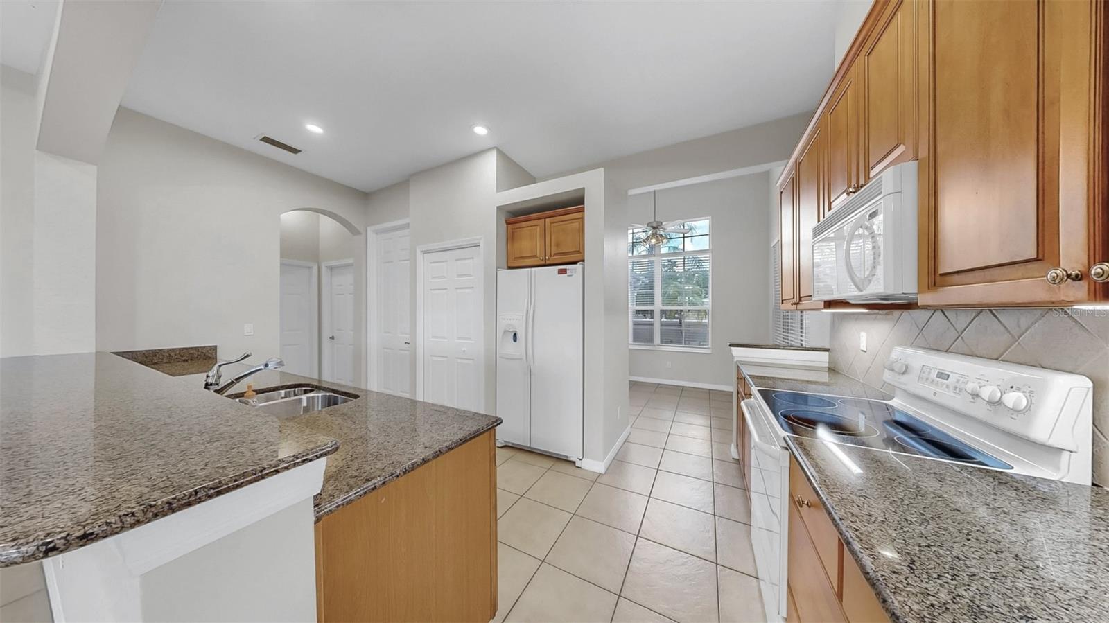 Image 9 of 41 For 2433 Kensington Greens Drive