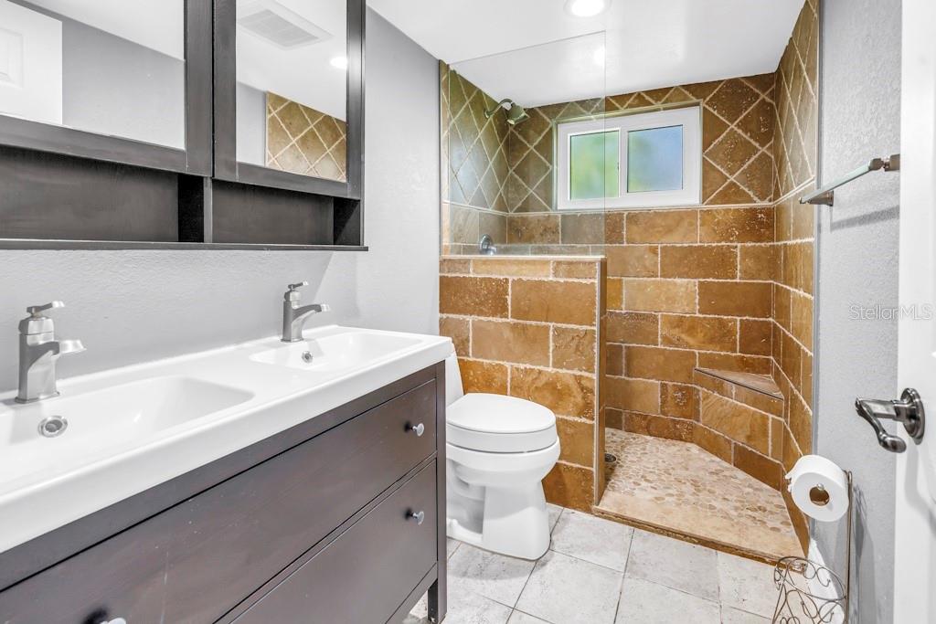 Image 17 of 24 For 5870 38th Avenue N 41