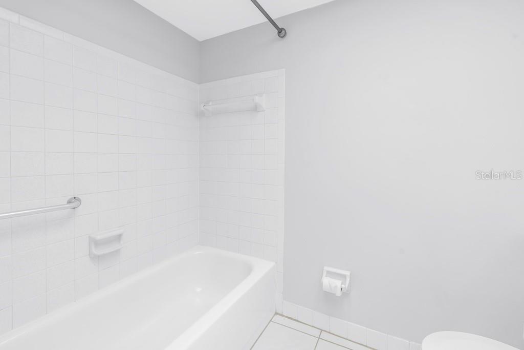 Image 21 of 24 For 5870 38th Avenue N 41