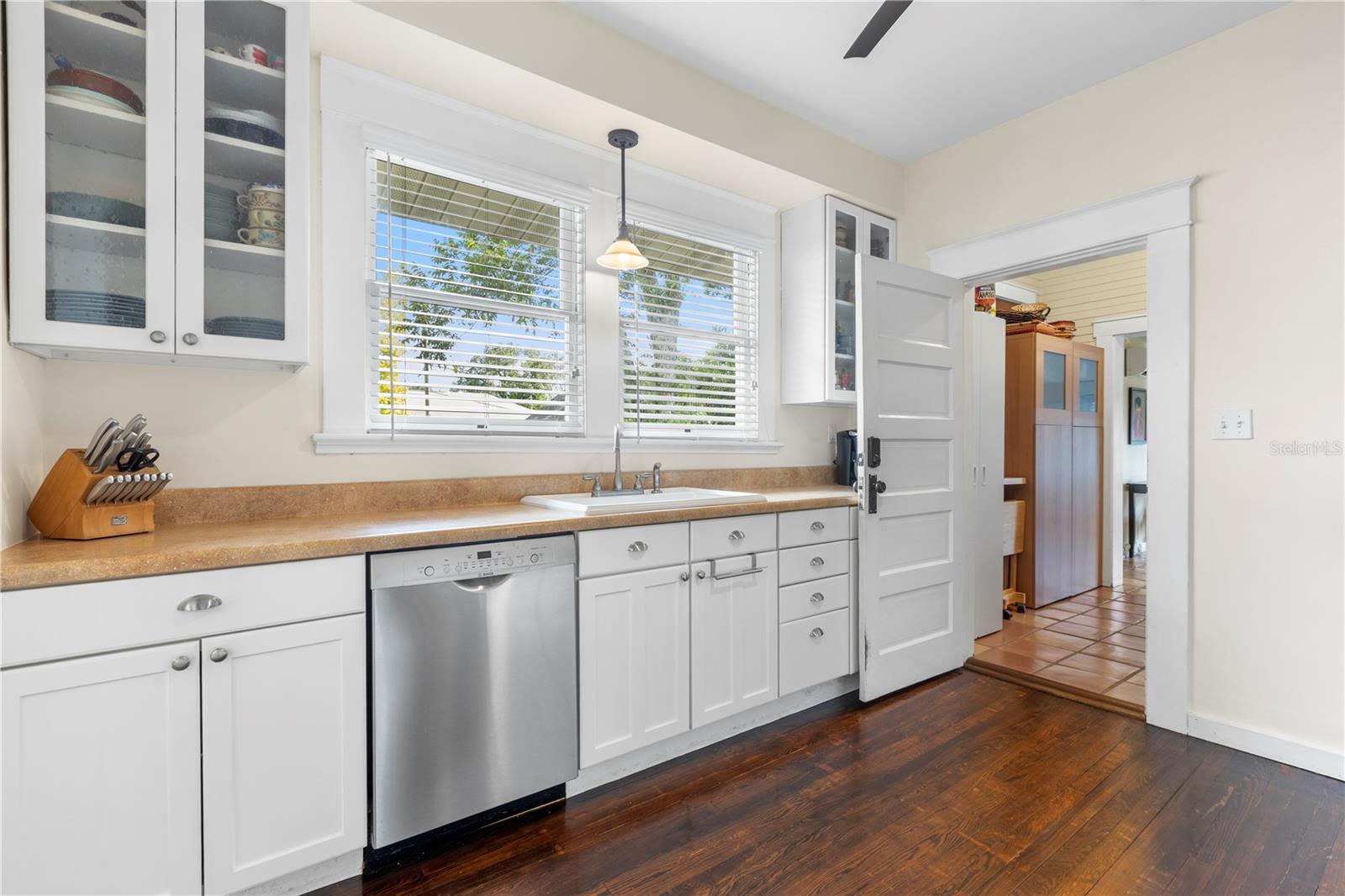 Image 12 of 47 For 5707 Miami Avenue