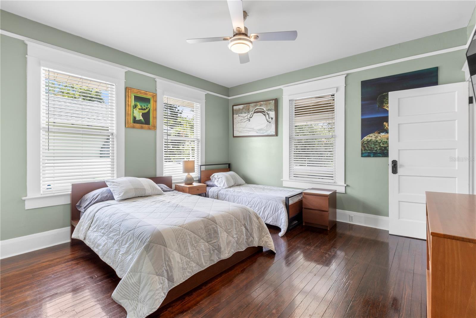 Image 21 of 47 For 5707 Miami Avenue