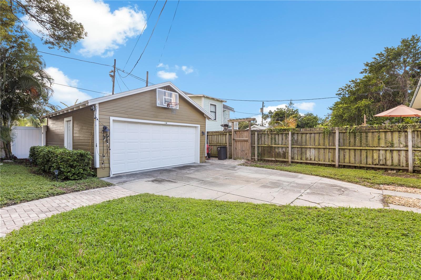 Image 33 of 47 For 5707 Miami Avenue
