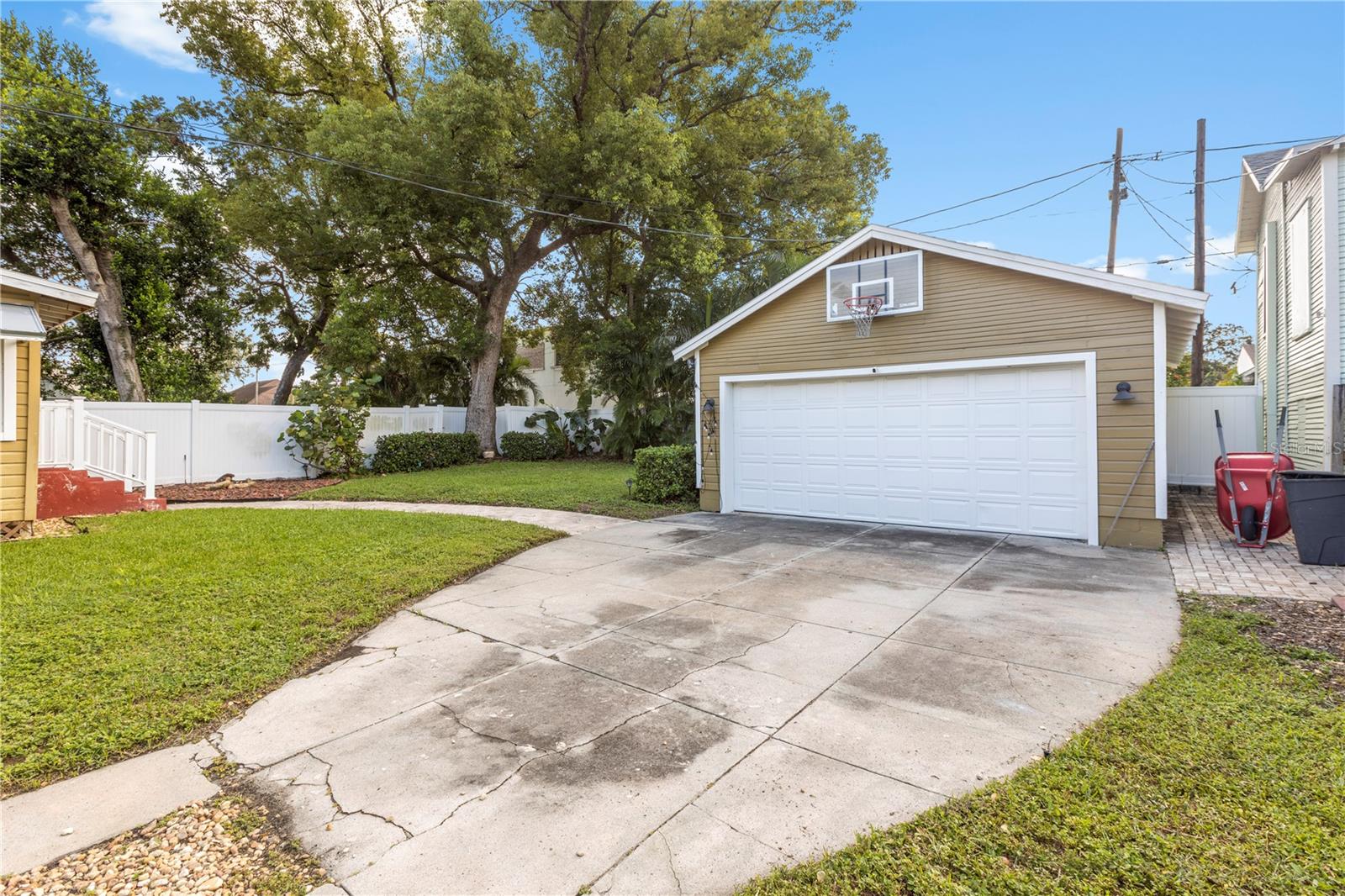Image 38 of 47 For 5707 Miami Avenue