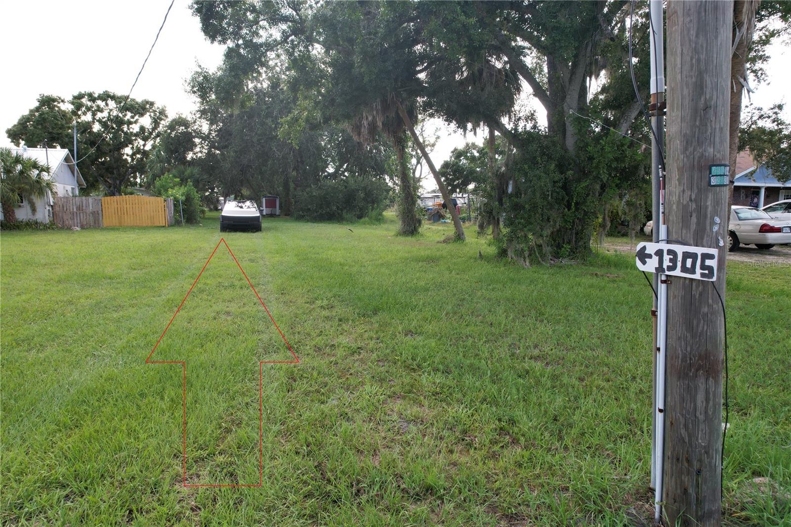 Listing photo id 23 for 1305 Sweeney Dr