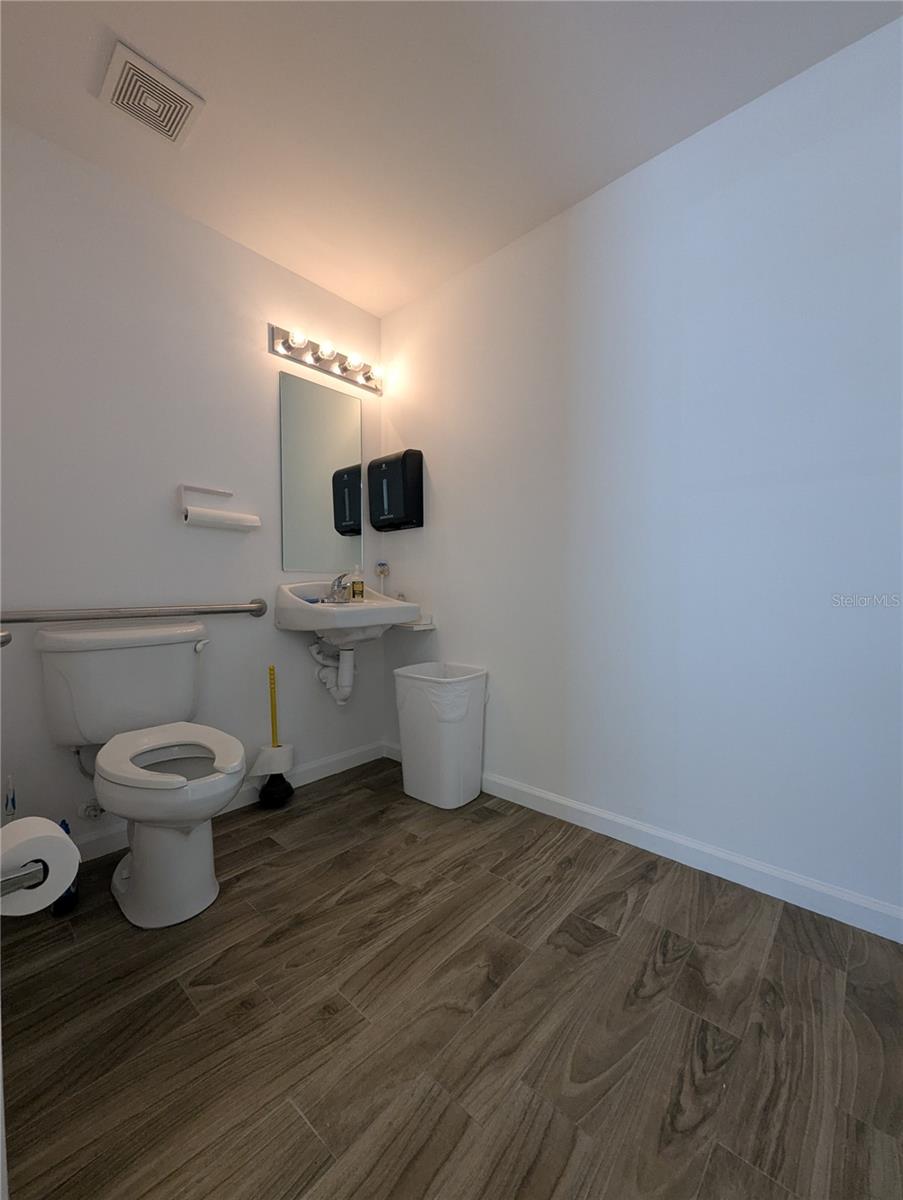 Image 11 of 54 For 585 Mercantile Place #c8 Aka 10