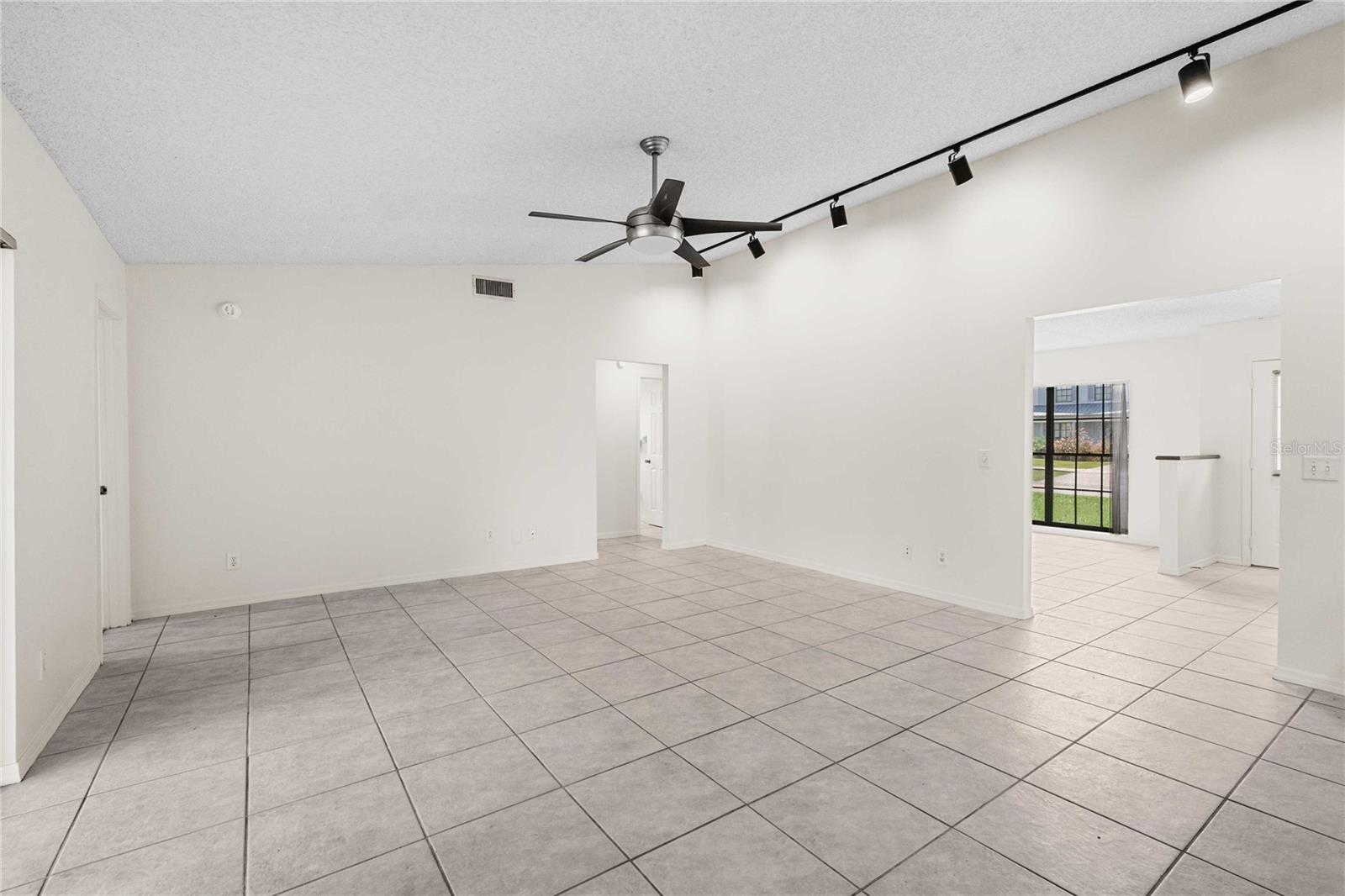 Image 18 of 42 For 803 Benninger Drive
