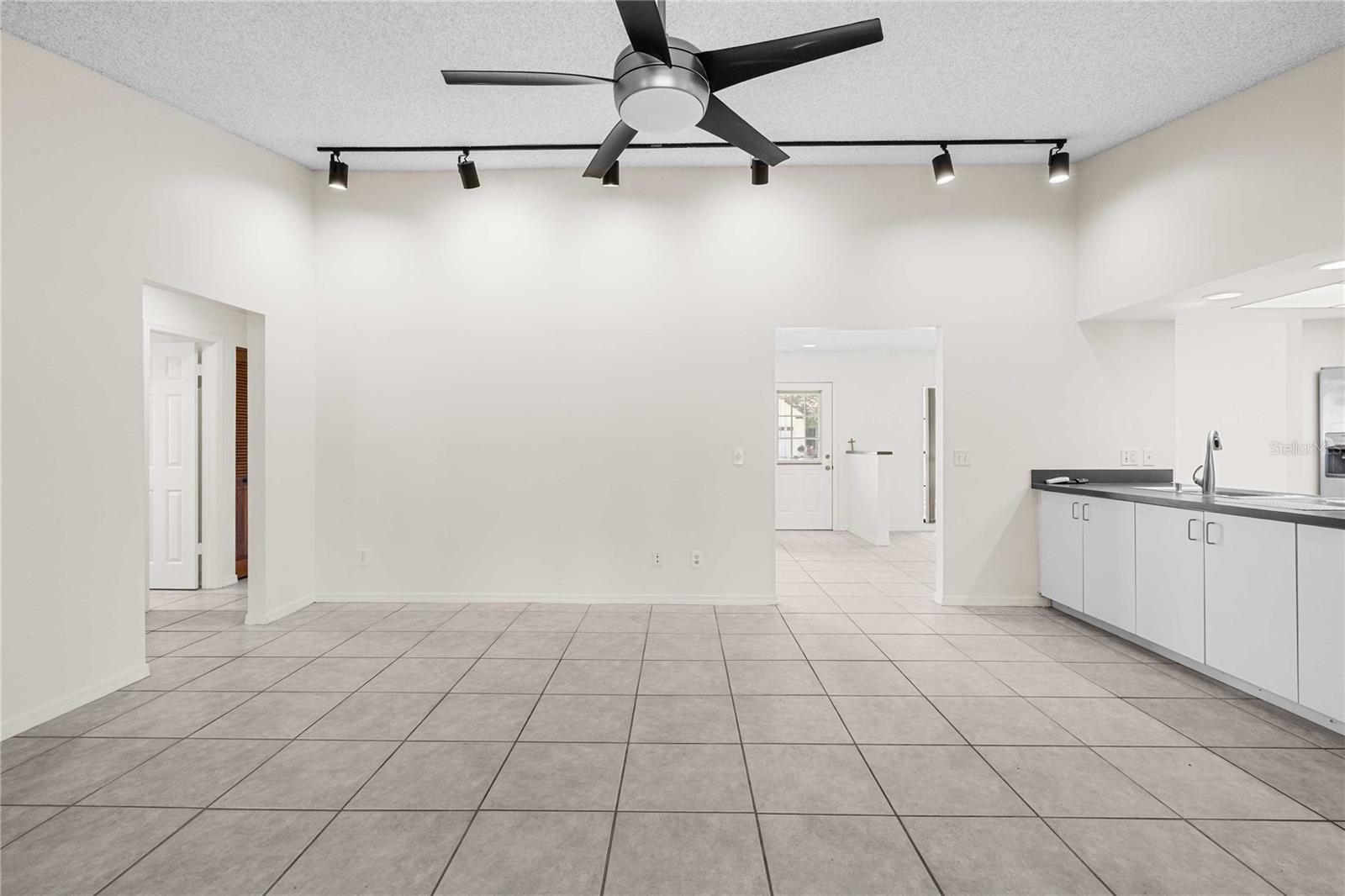 Image 19 of 42 For 803 Benninger Drive