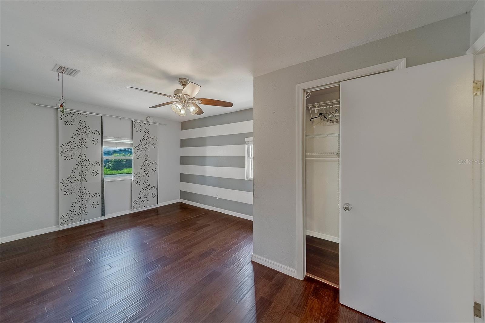 Image 18 of 68 For 3122 51st Street N