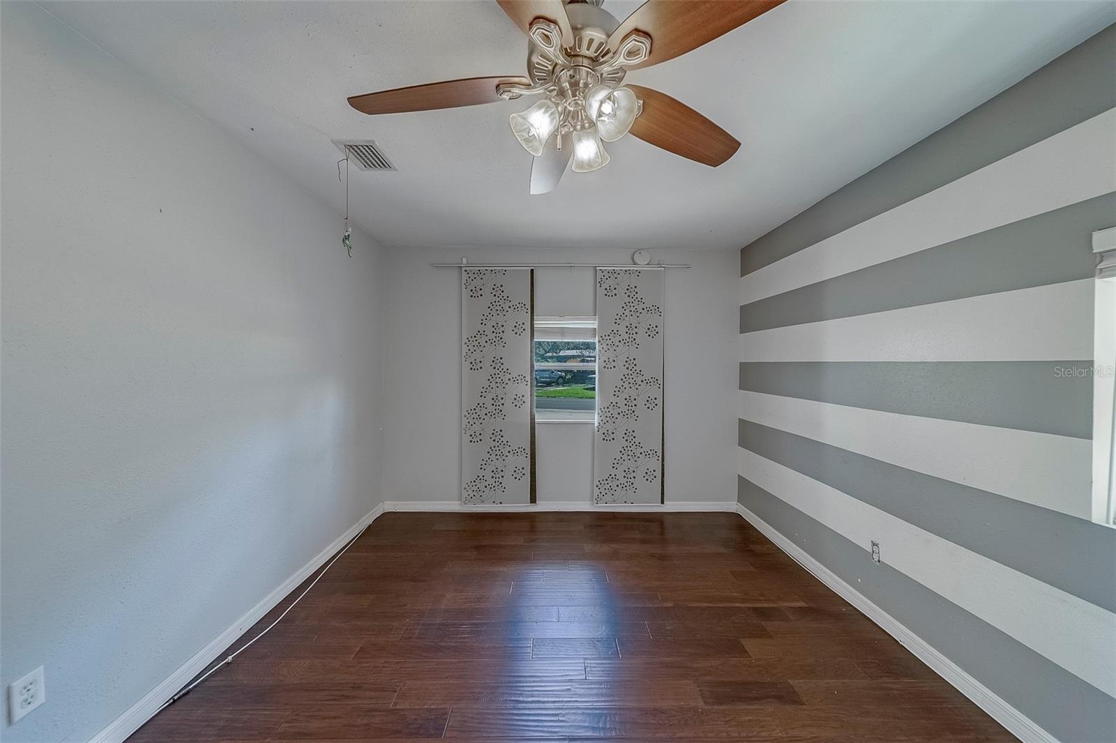 Image 19 of 68 For 3122 51st Street N