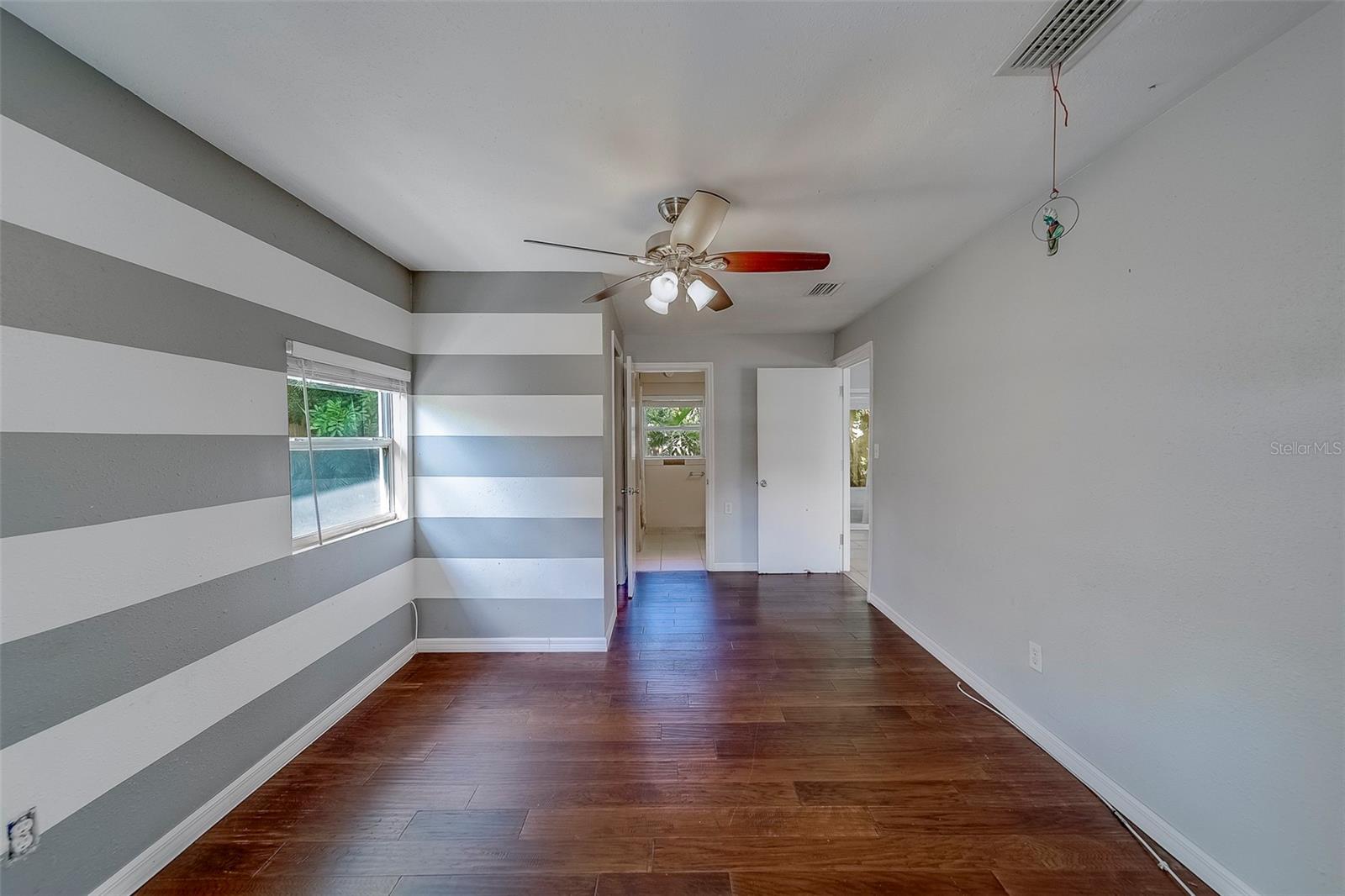 Image 20 of 68 For 3122 51st Street N