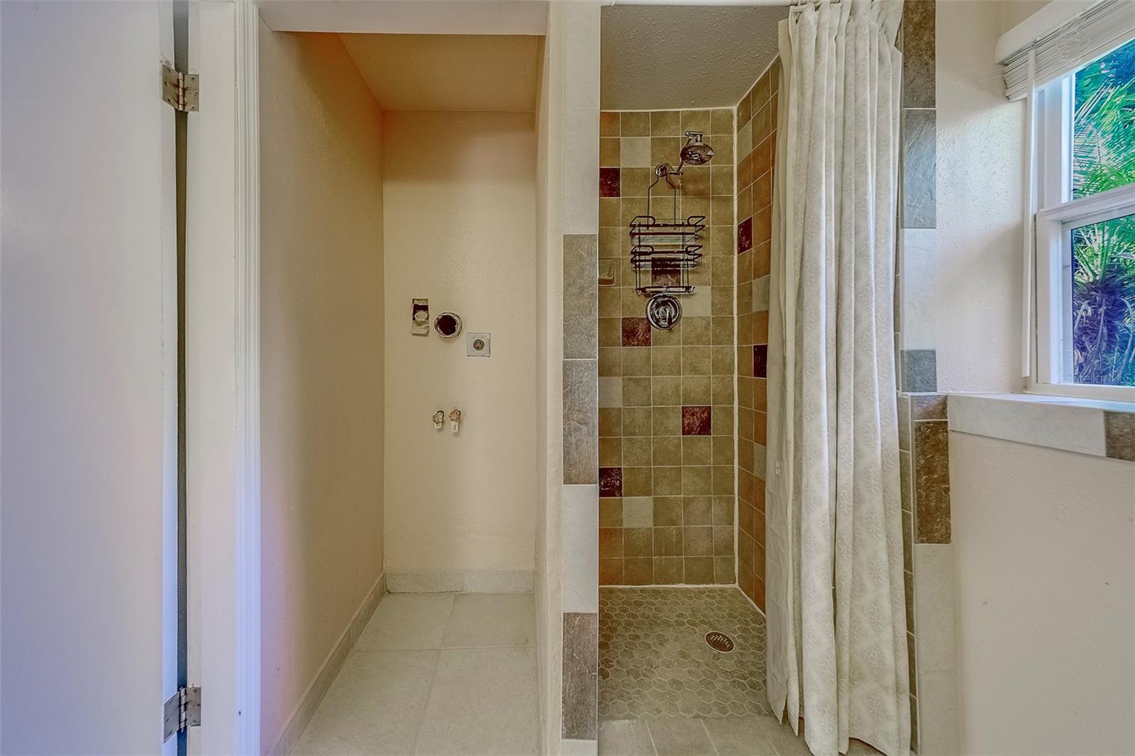 Image 23 of 68 For 3122 51st Street N