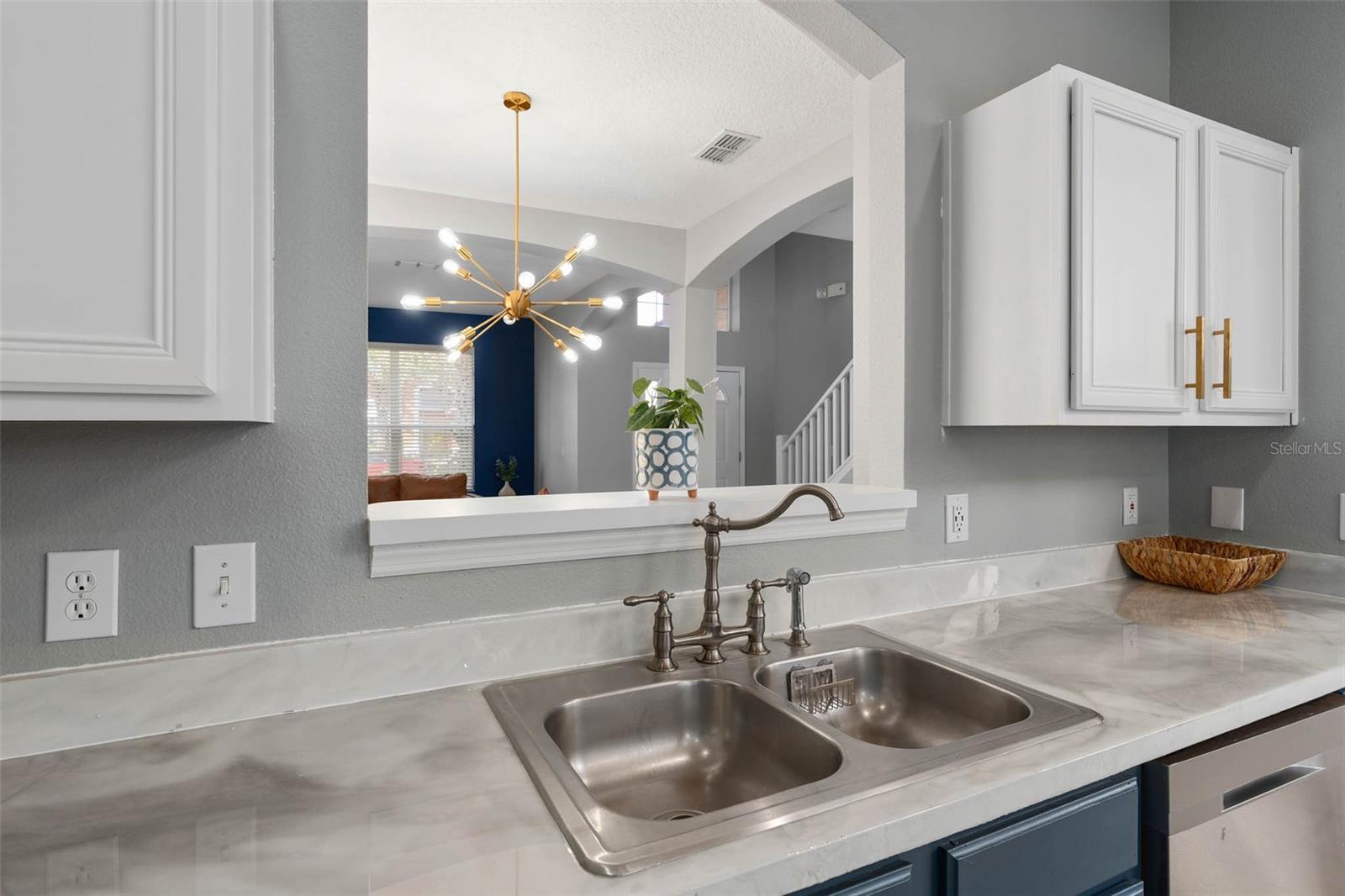 Image 19 of 59 For 248 Carrera Avenue
