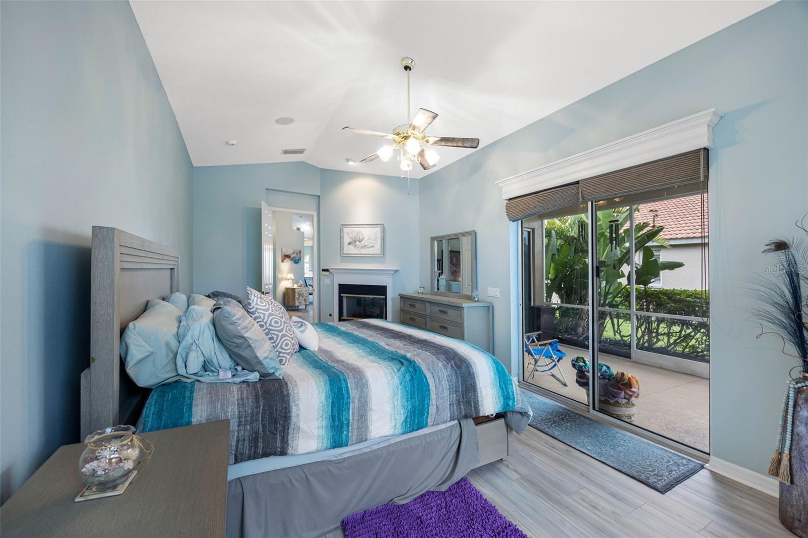 Image 28 of 45 For 7608 Teal Trace