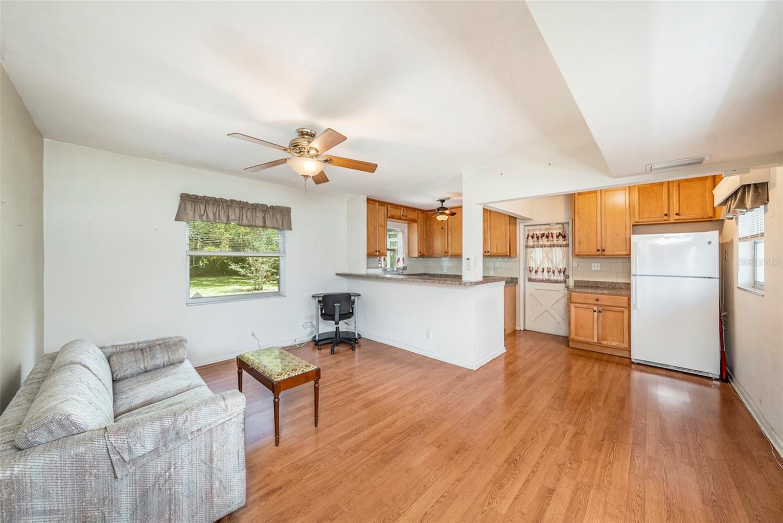 Image 2 of 21 For 207 Seneca Avenue