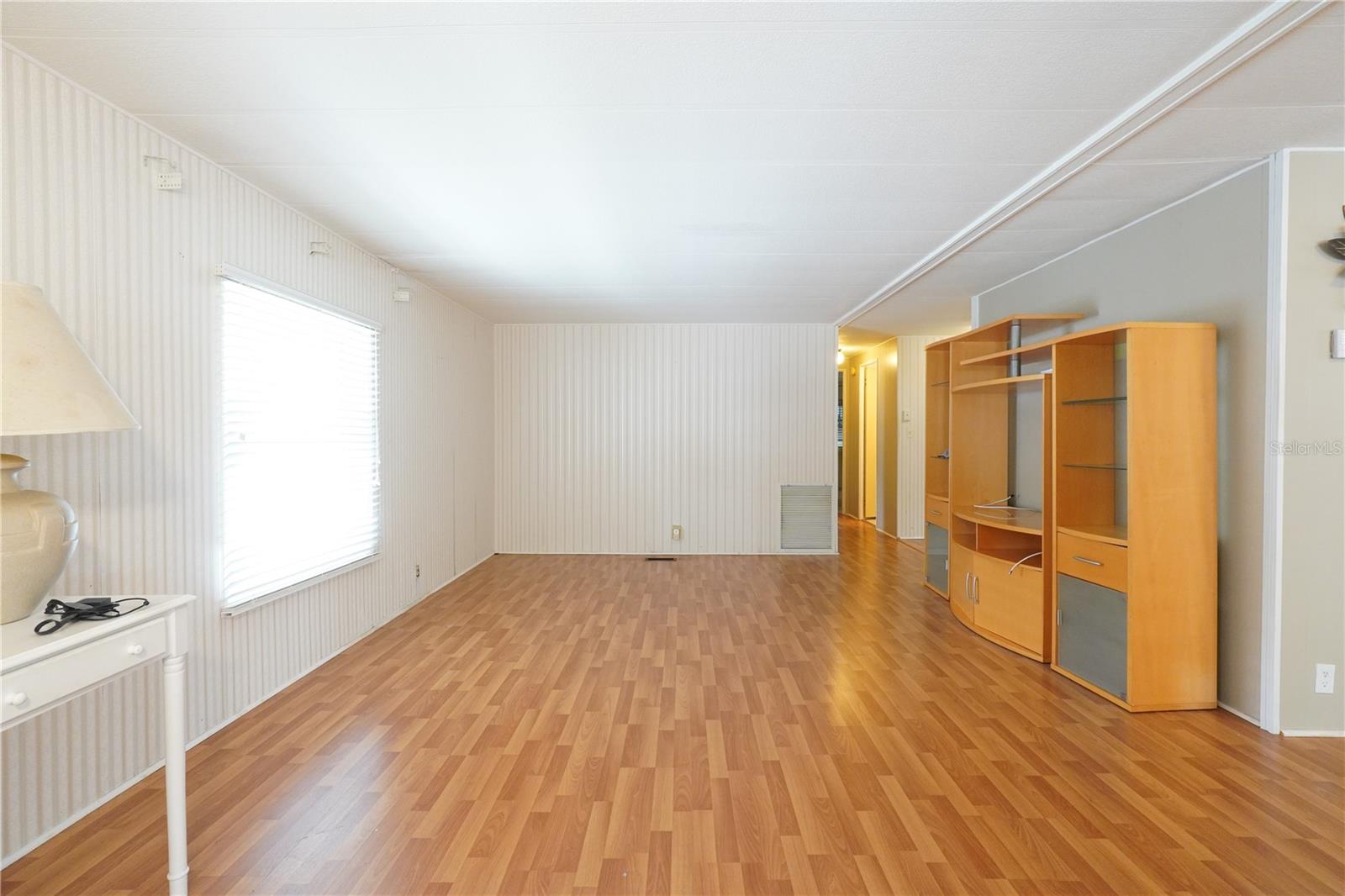 Image 11 of 41 For 82310 1st Avenue N 310