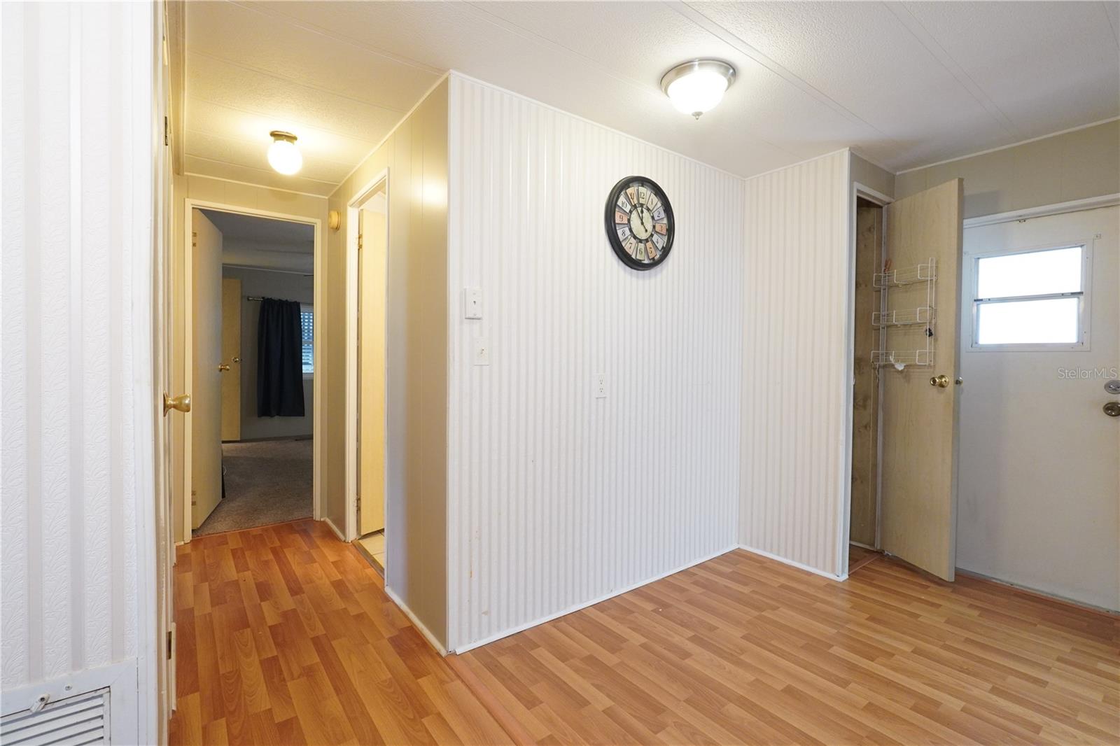 Image 14 of 41 For 82310 1st Avenue N 310