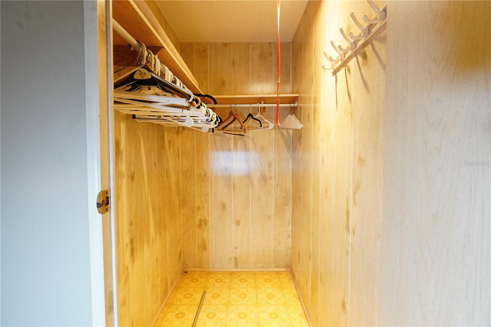 Image 21 of 41 For 82310 1st Avenue N 310