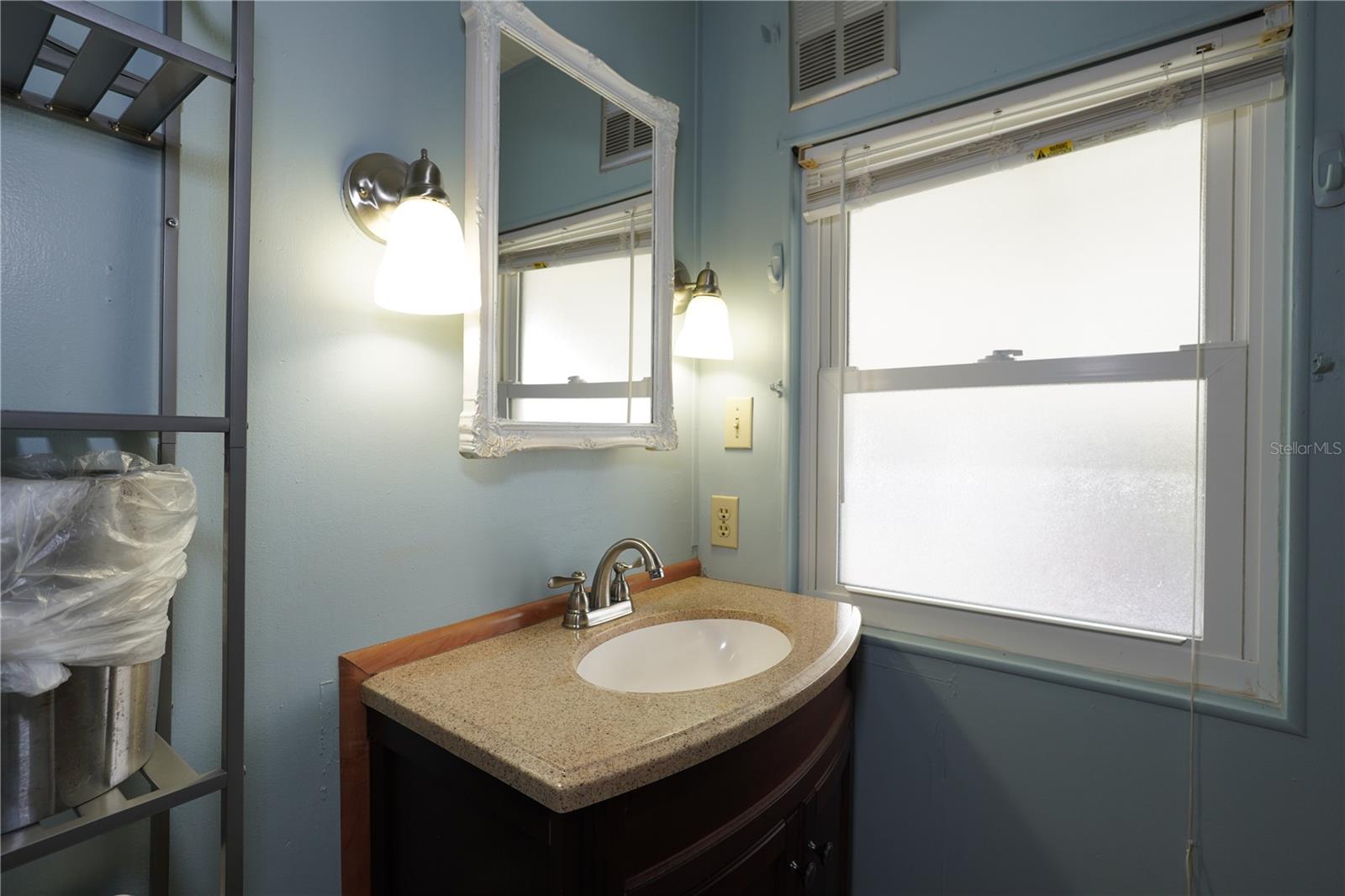 Image 27 of 41 For 82310 1st Avenue N 310