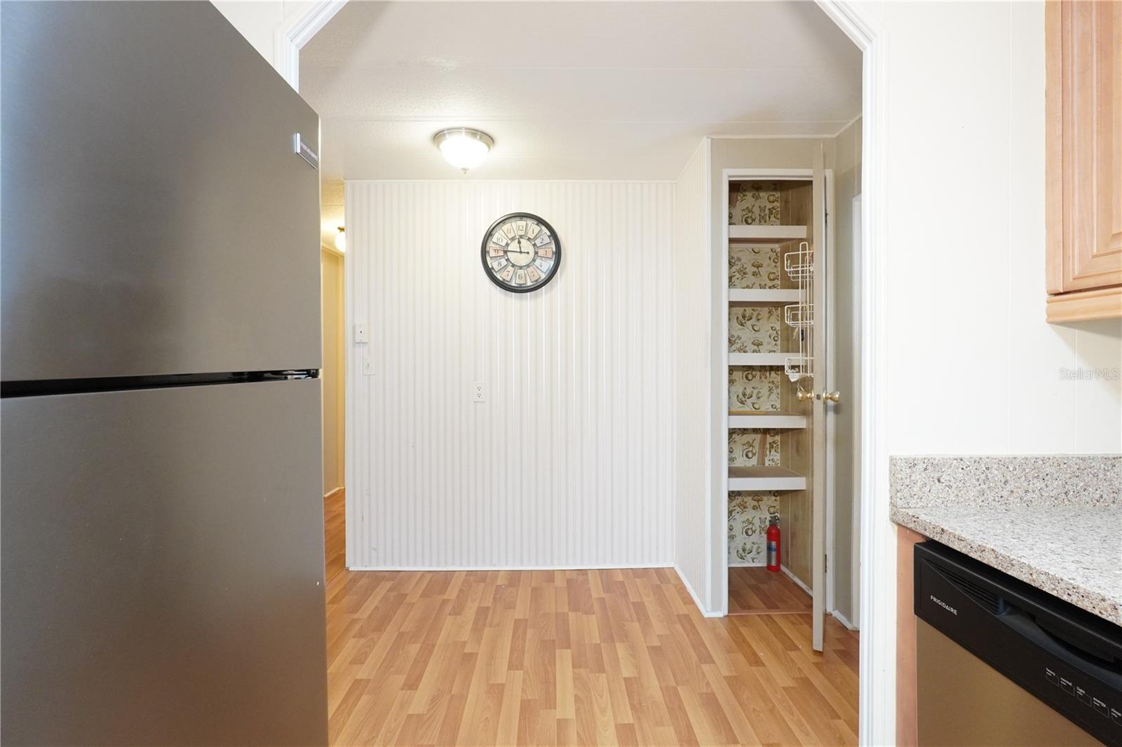 Image 4 of 41 For 82310 1st Avenue N 310