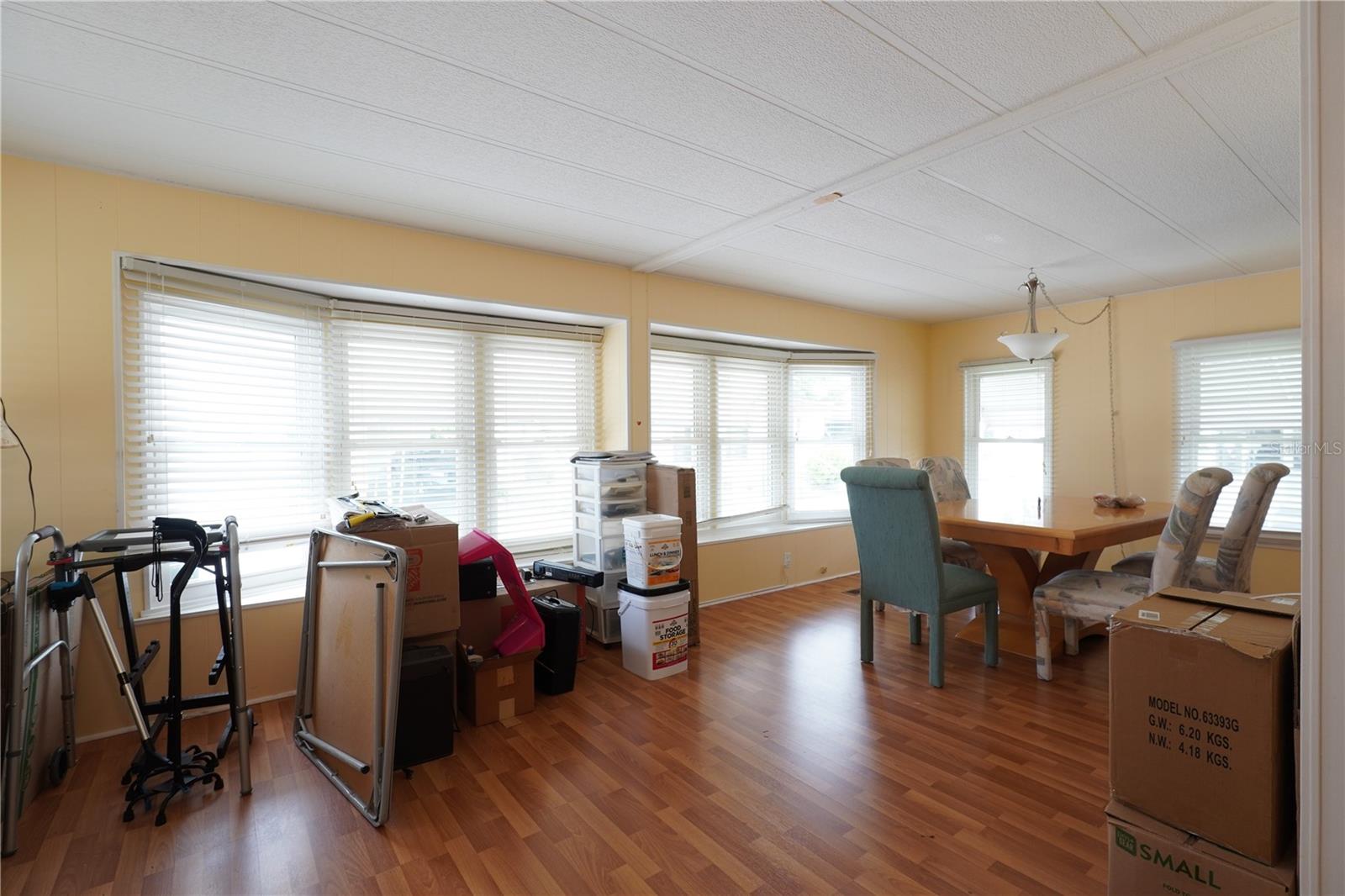 Image 8 of 41 For 82310 1st Avenue N 310