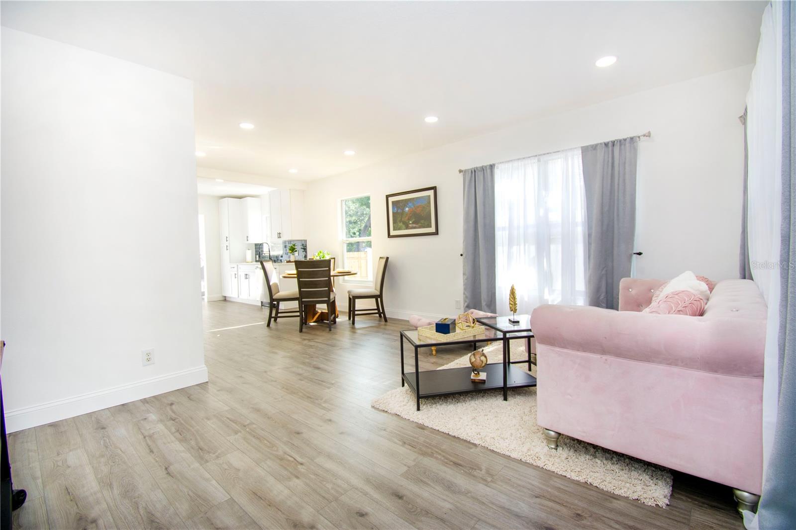 Image 3 of 16 For 1008 North Bay Street