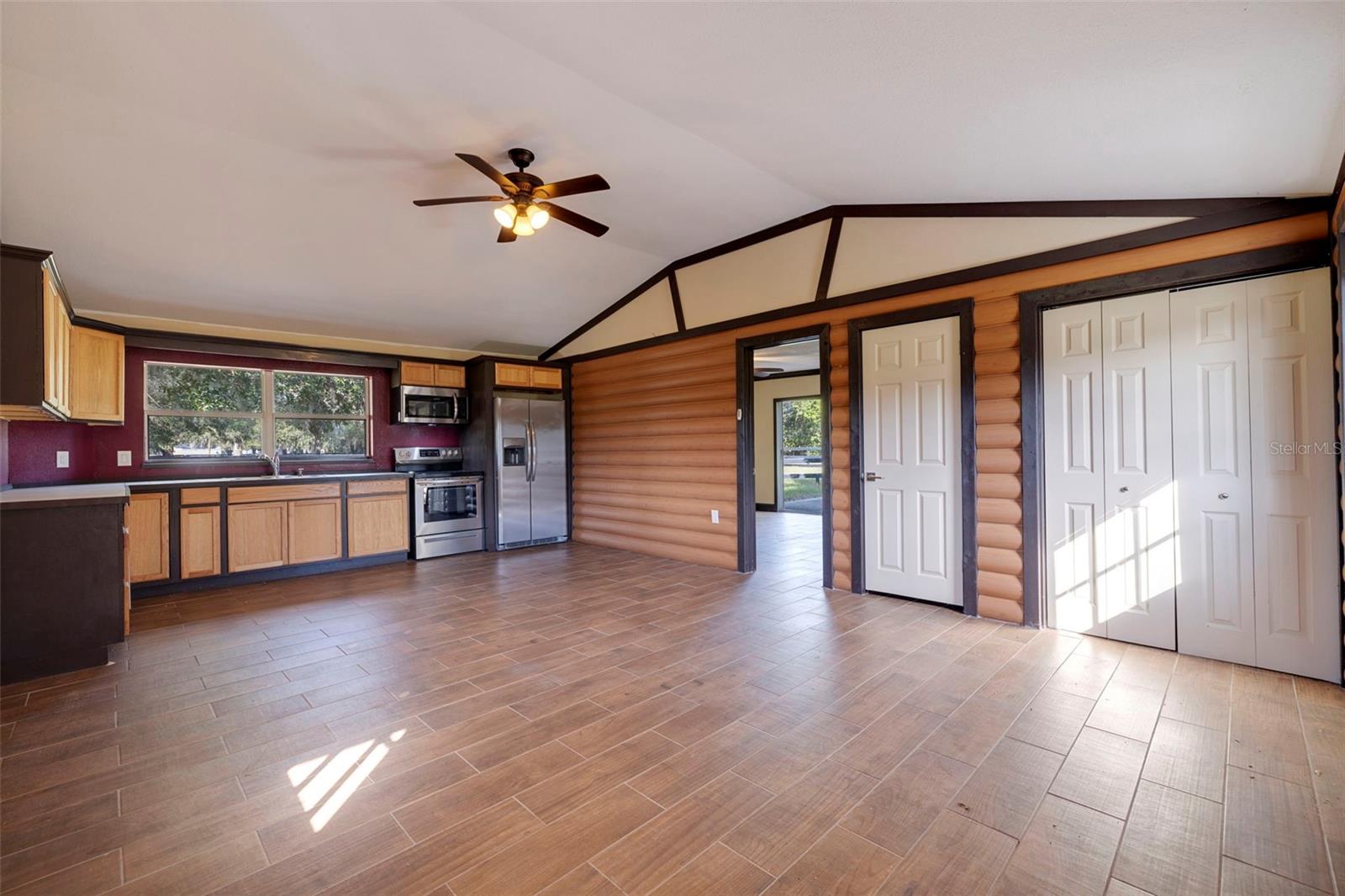 Image 25 of 62 For 9510 36th Avenue E