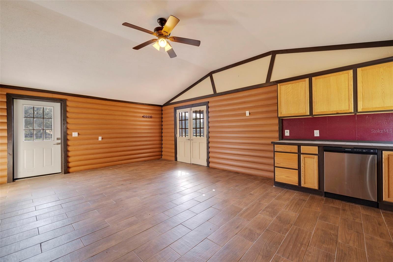 Image 37 of 62 For 9510 36th Avenue E