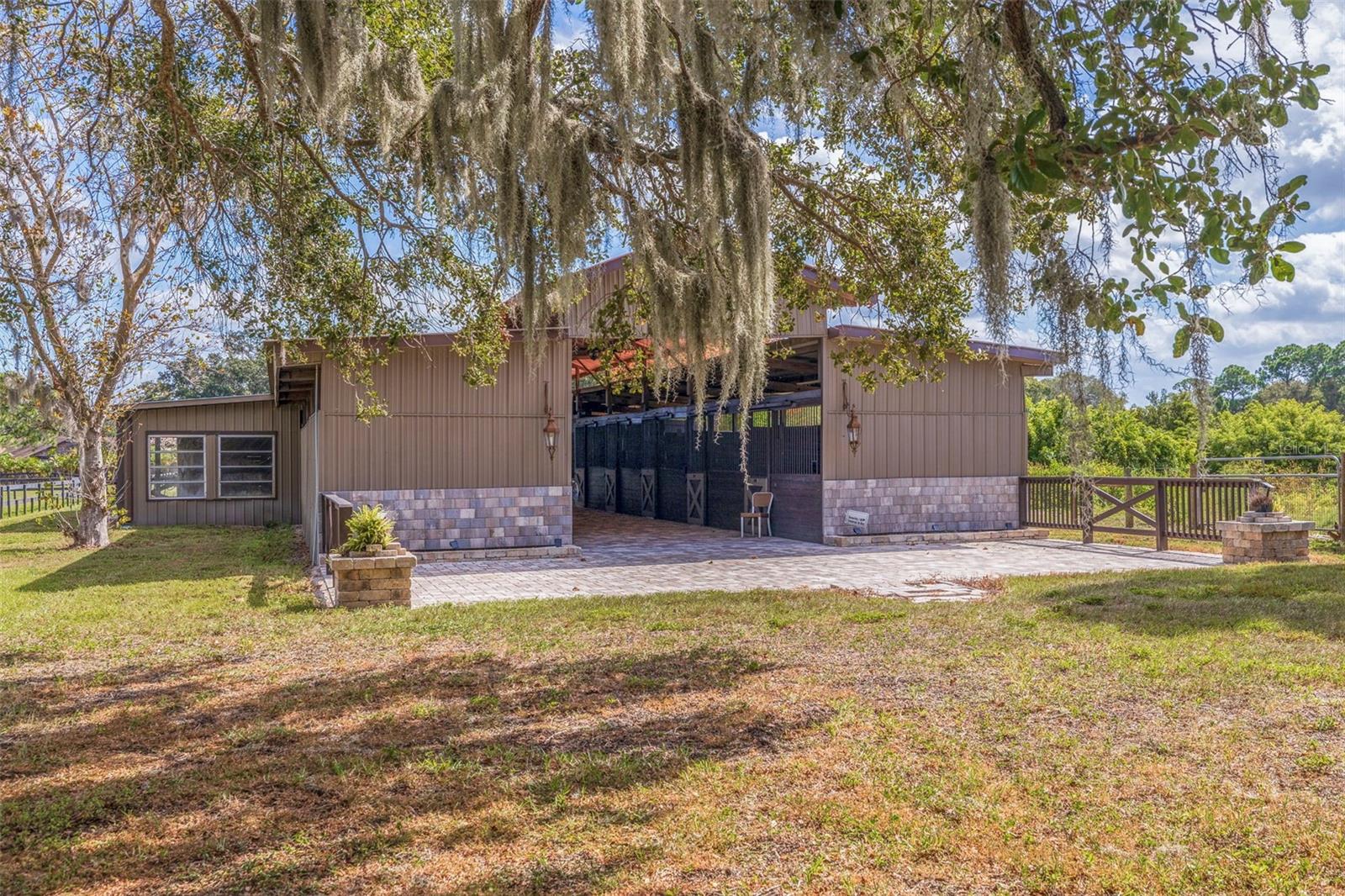 Image 4 of 62 For 9510 36th Avenue E