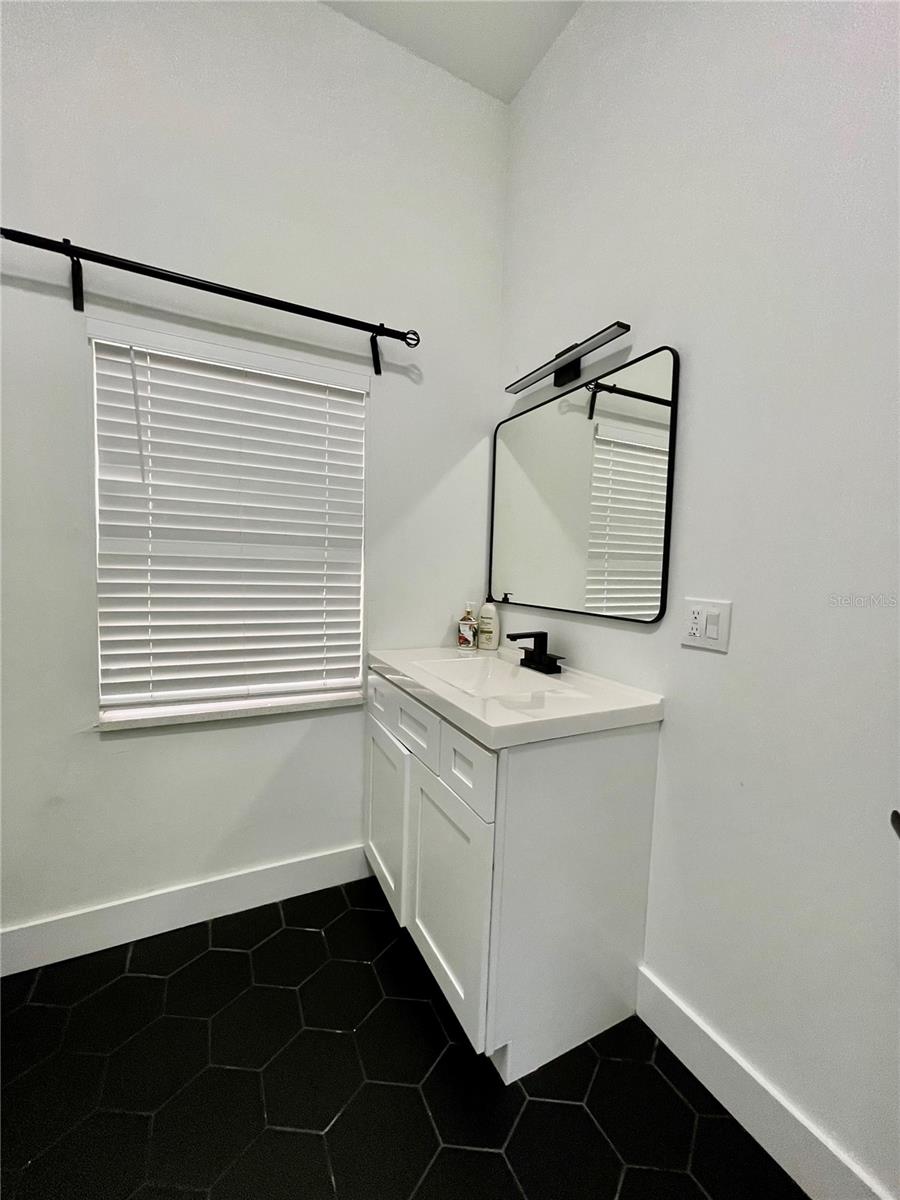 Image 11 of 15 For 2327 Beach Street
