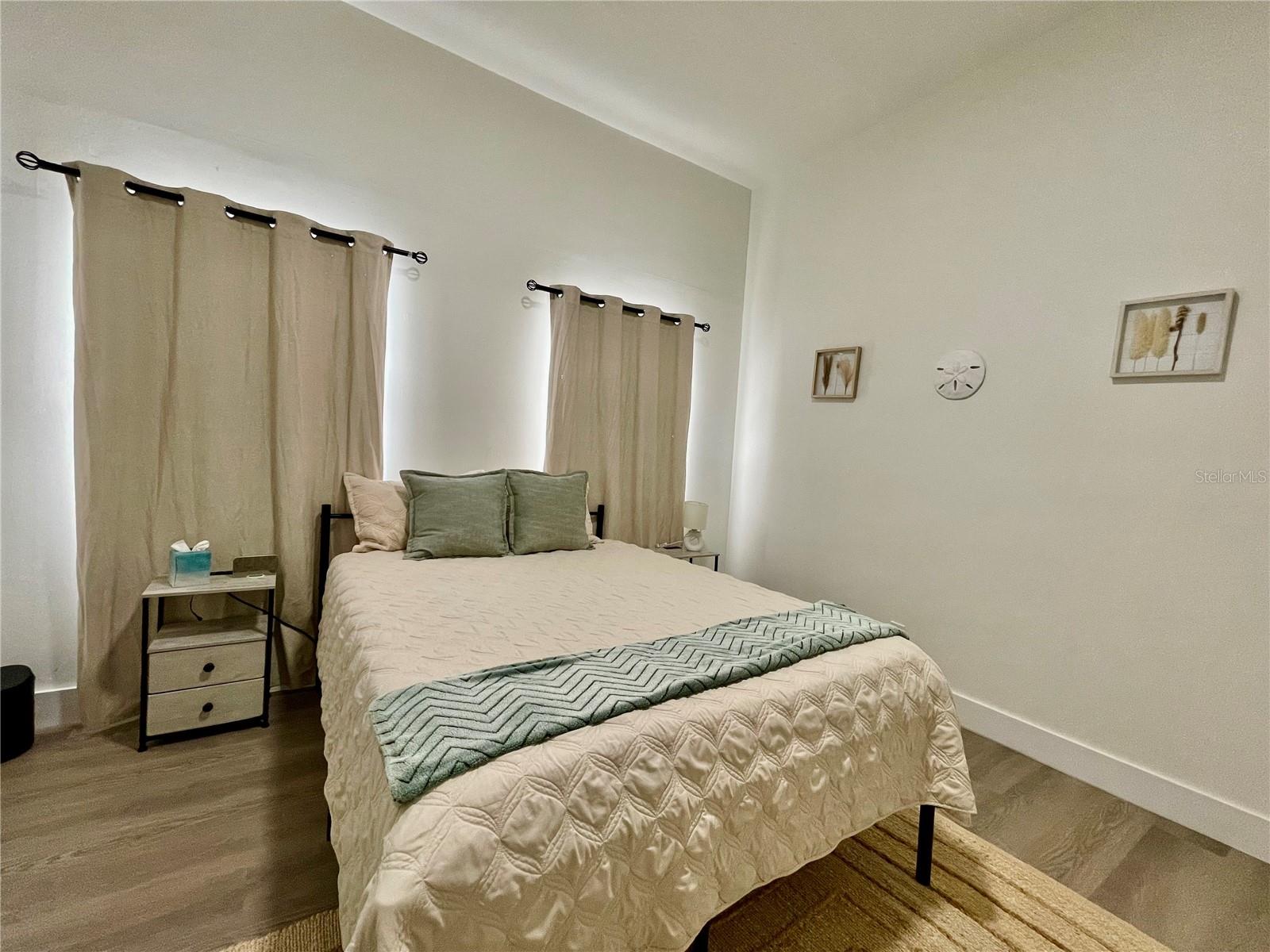 Image 7 of 15 For 2327 Beach Street
