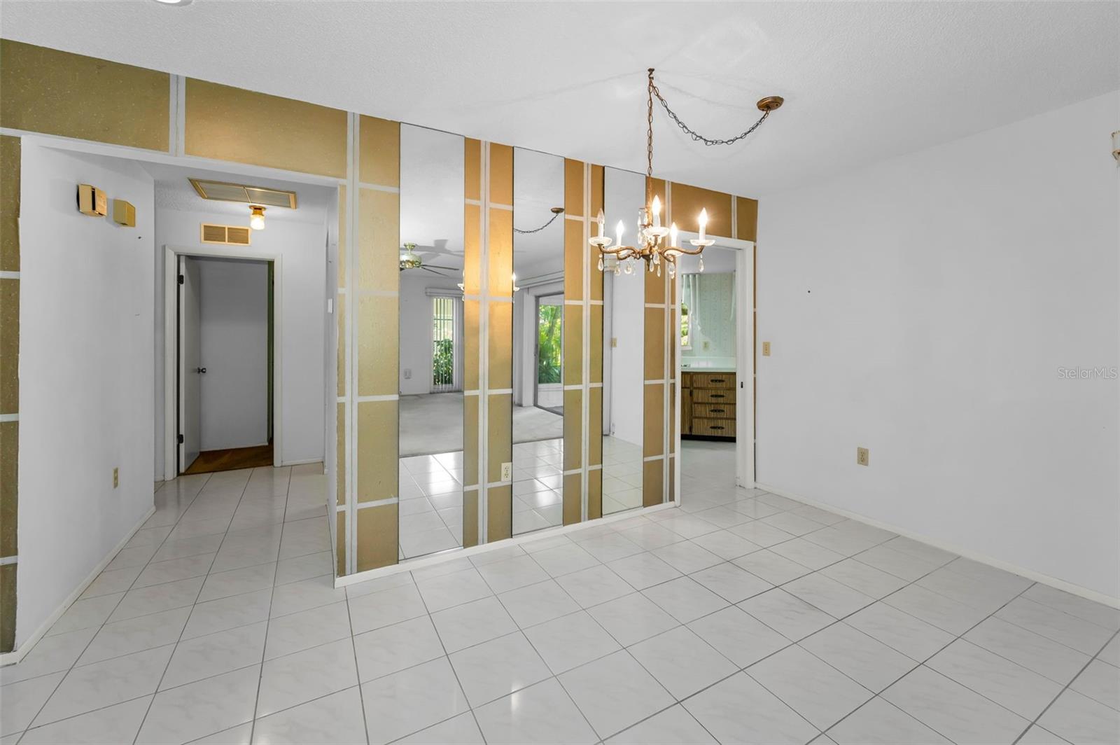Image 14 of 46 For 2457 Orangepointe Avenue