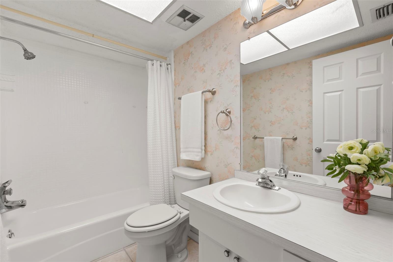 Image 27 of 39 For 1701 Pinehurst Road 10f