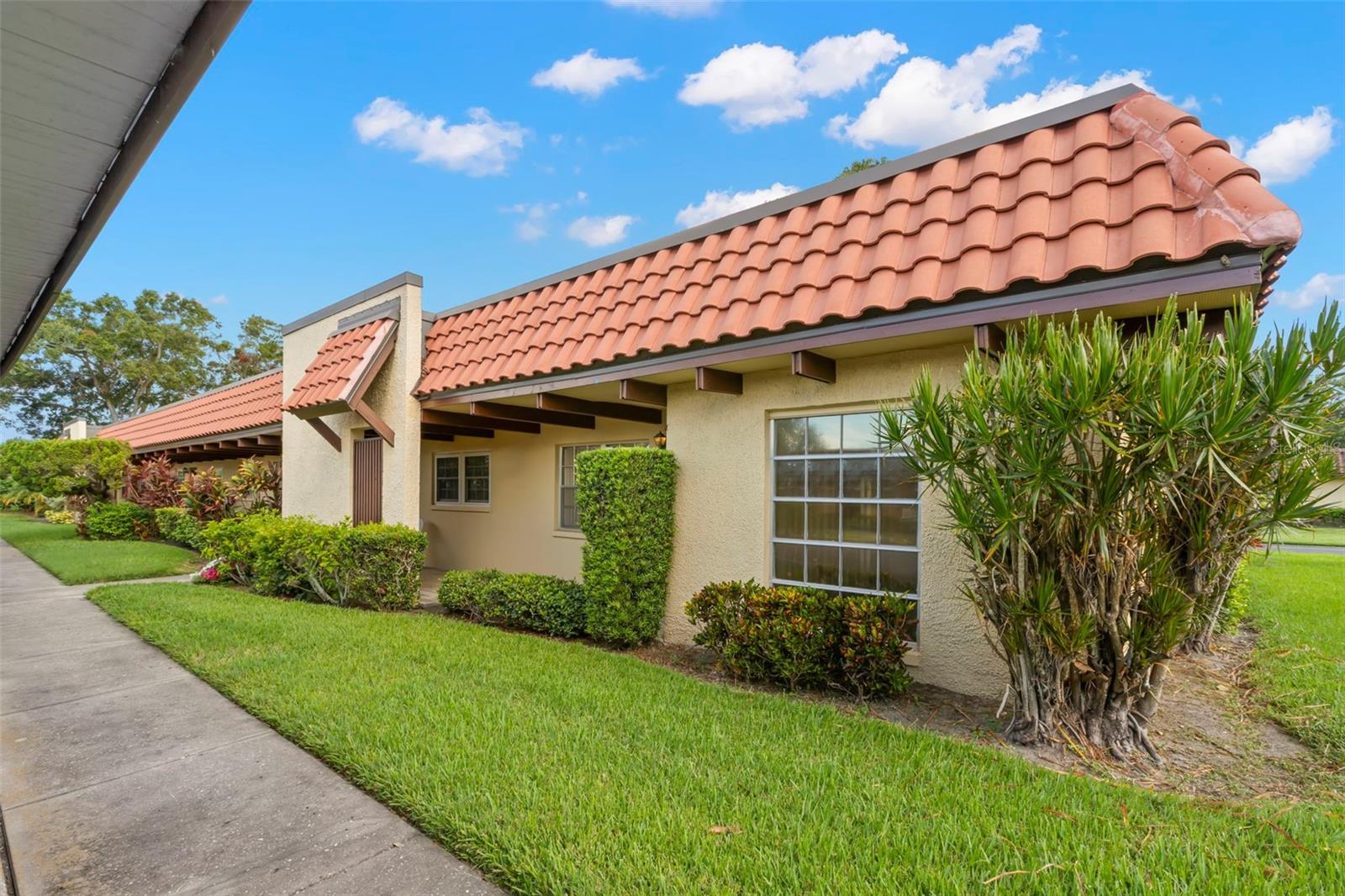 Image 3 of 39 For 1701 Pinehurst Road 10f