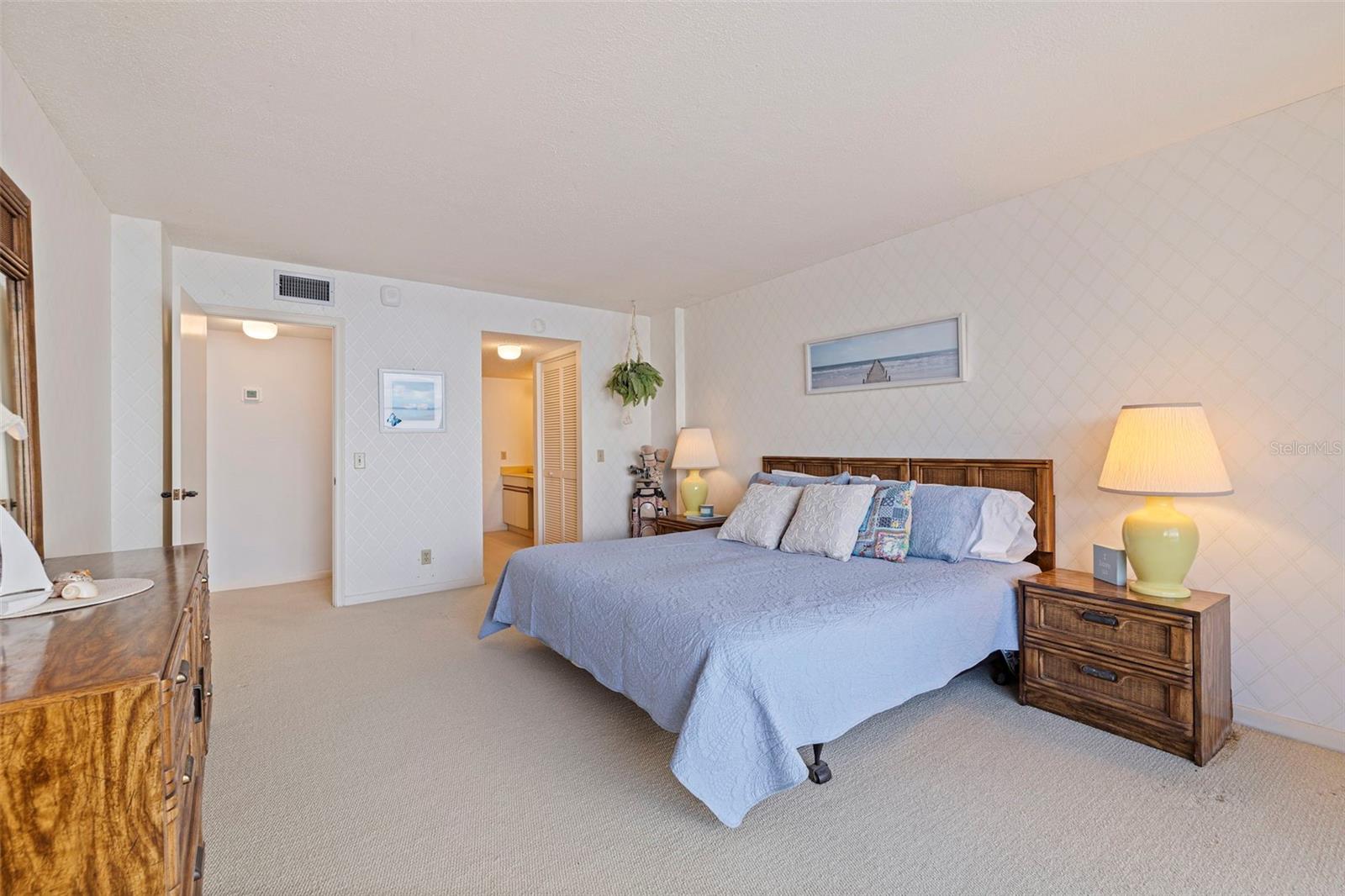 Image 17 of 48 For 5700 Escondida Boulevard S 303