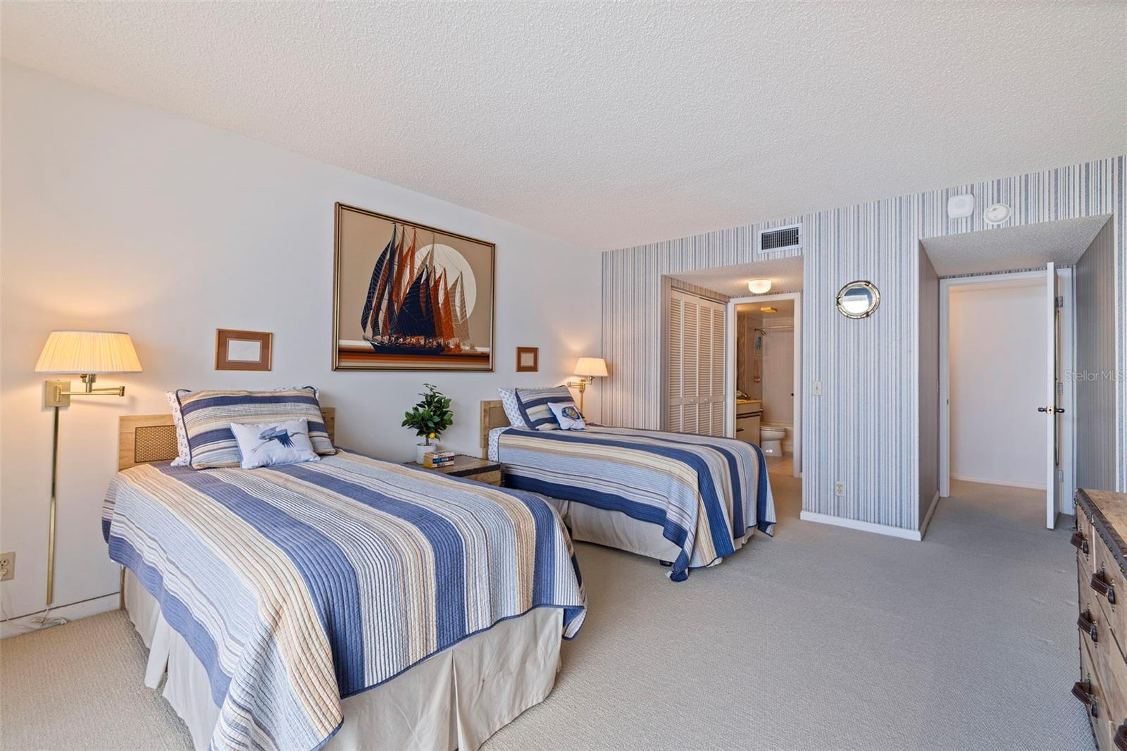Image 22 of 48 For 5700 Escondida Boulevard S 303