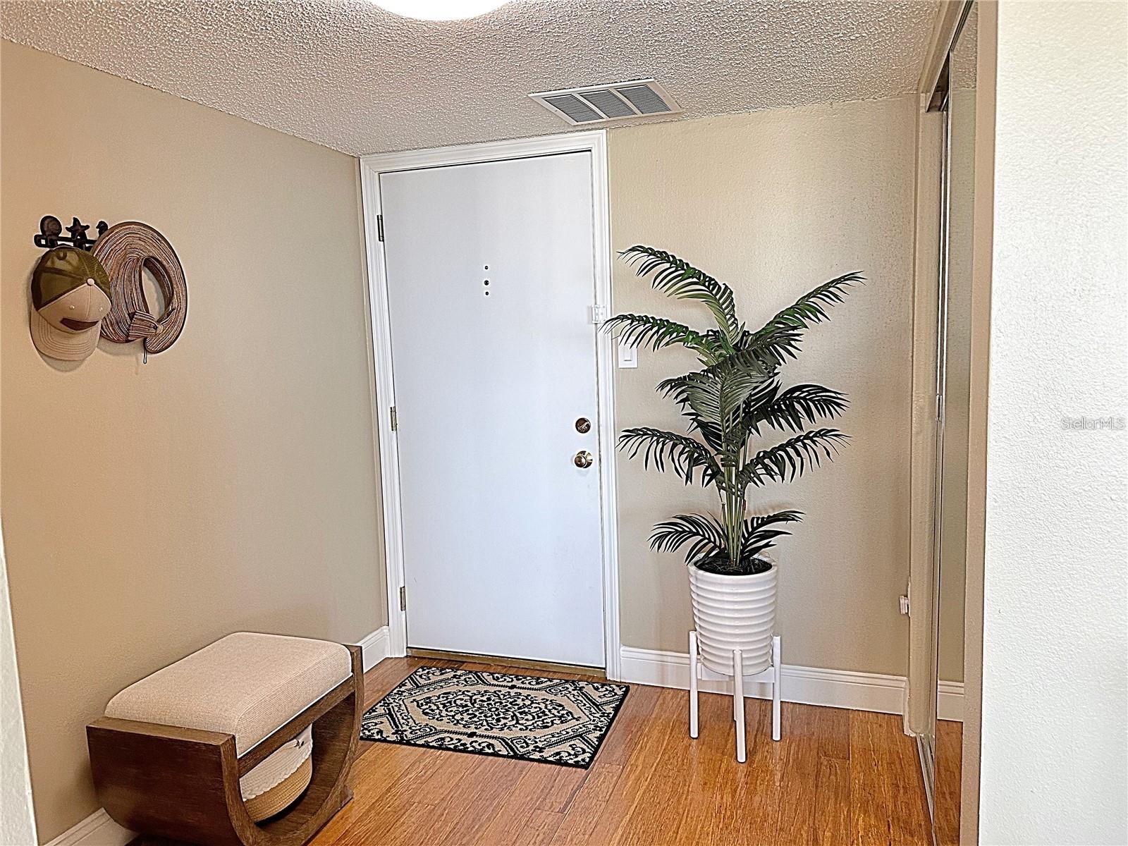 Image 18 of 60 For 660 Island Way 904