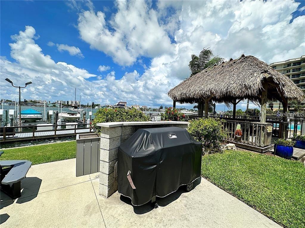 Image 39 of 60 For 660 Island Way 904