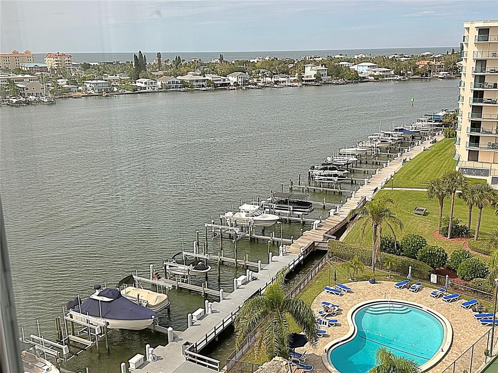 Image 9 of 60 For 660 Island Way 904