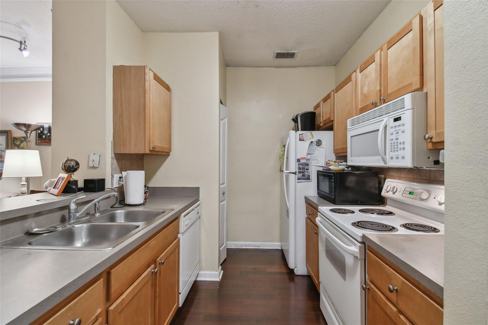 Image 4 of 19 For 4207 Dale Mabry Highway 7102