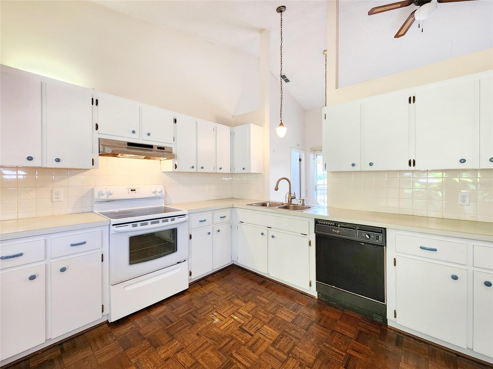 Image 10 of 60 For 13922 Raie Avenue