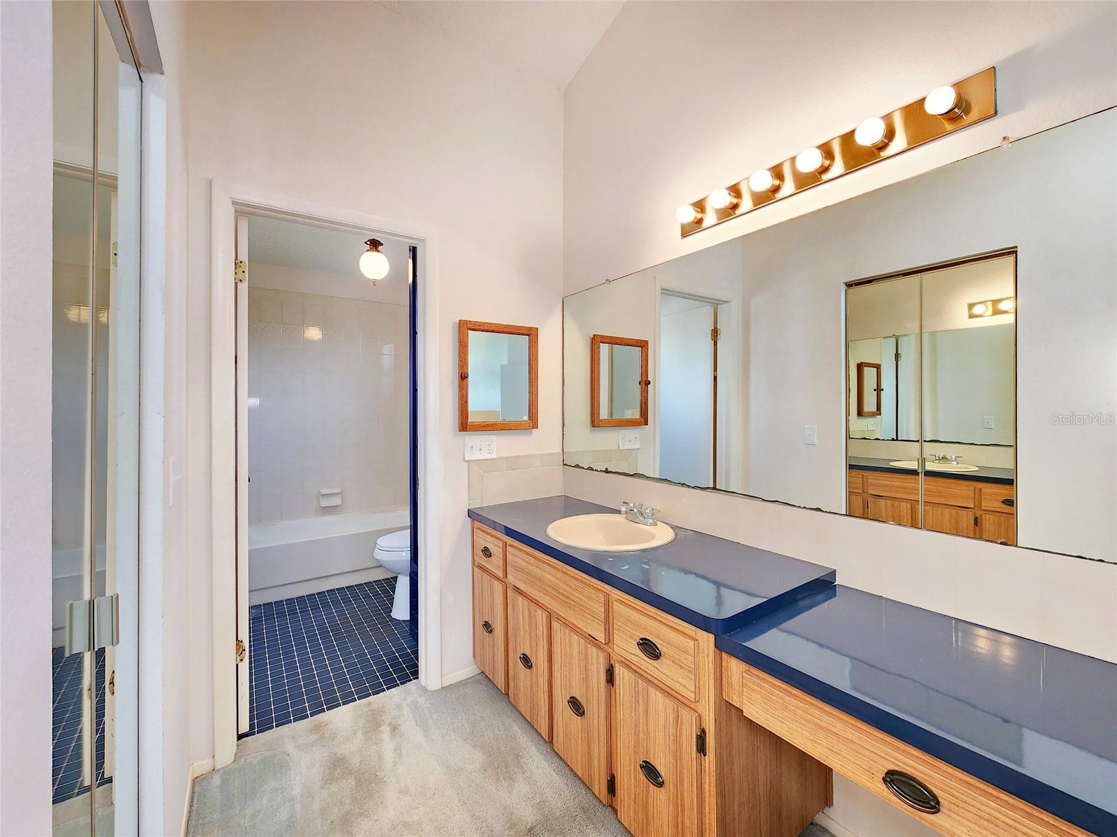 Image 13 of 60 For 13922 Raie Avenue
