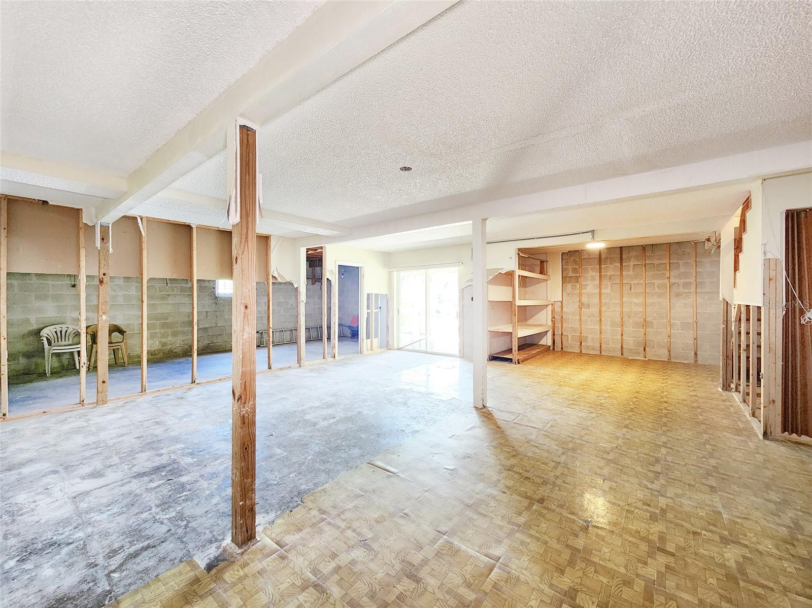 Image 34 of 60 For 13922 Raie Avenue