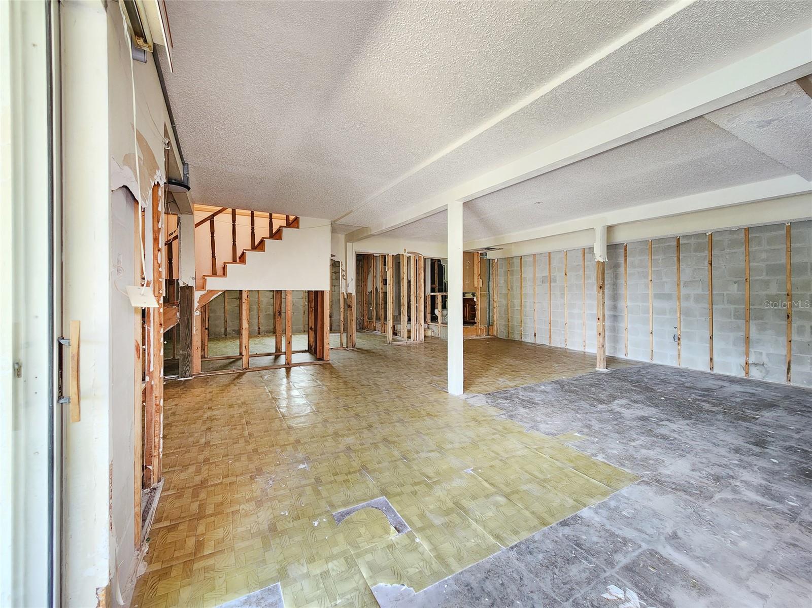 Image 38 of 60 For 13922 Raie Avenue