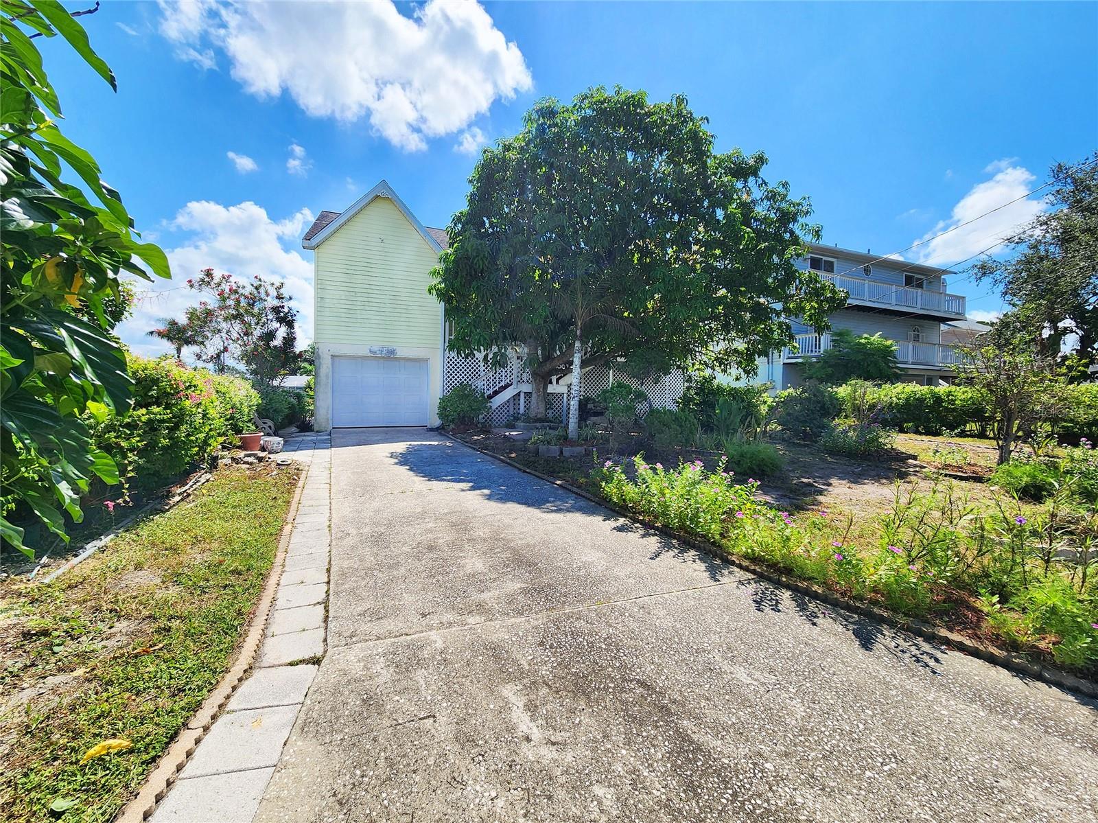 Image 43 of 60 For 13922 Raie Avenue