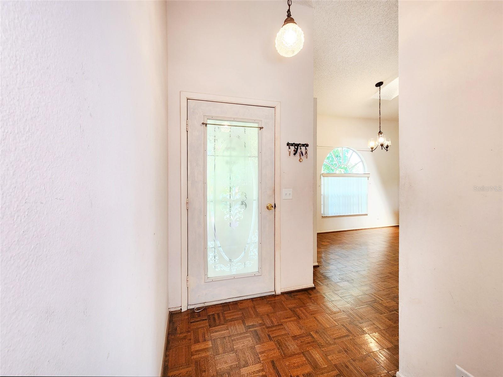 Image 7 of 60 For 13922 Raie Avenue