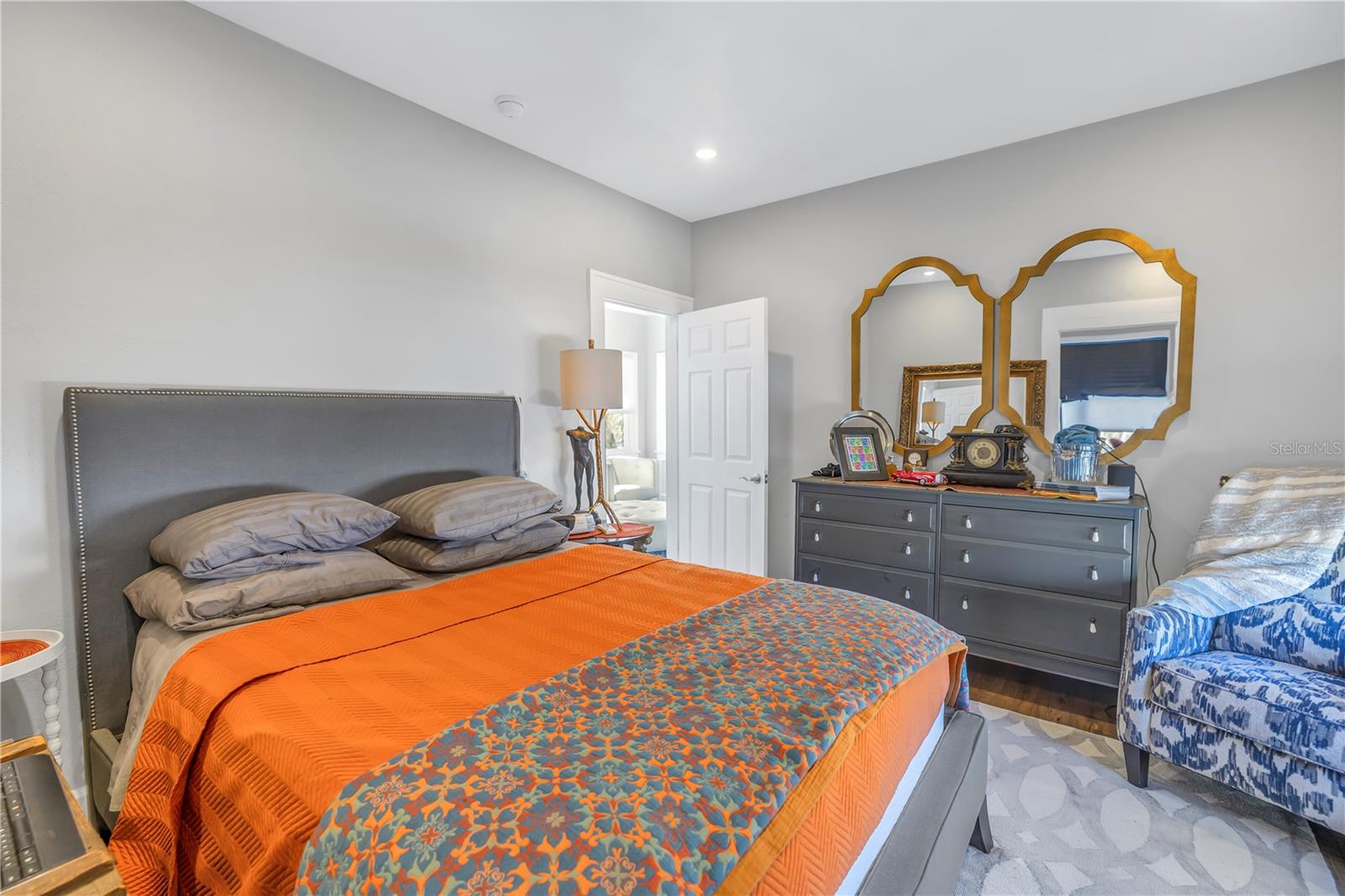 Image 17 of 45 For 861 28th Avenue N