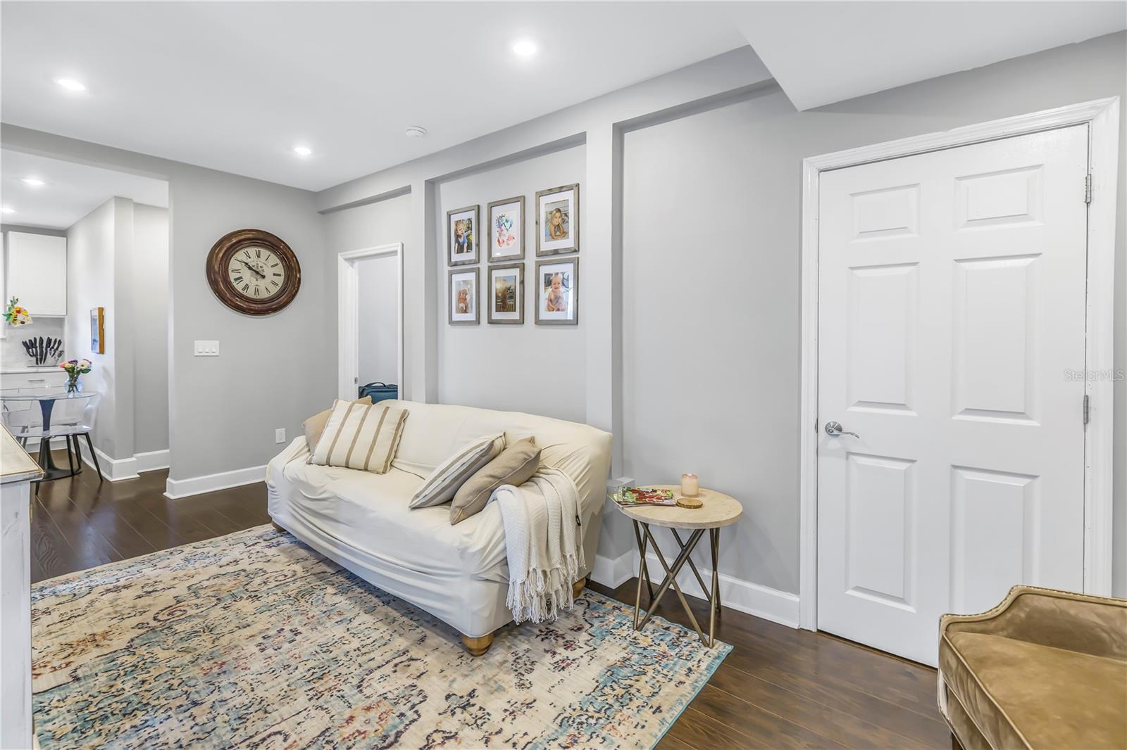 Image 27 of 45 For 861 28th Avenue N